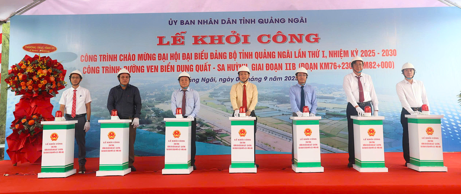 Quảng Ng&atilde;i khởi c&ocirc;ng nối d&agrave;i đường ven biển Dung Quất - Sa Huỳnh- Ảnh 1.
