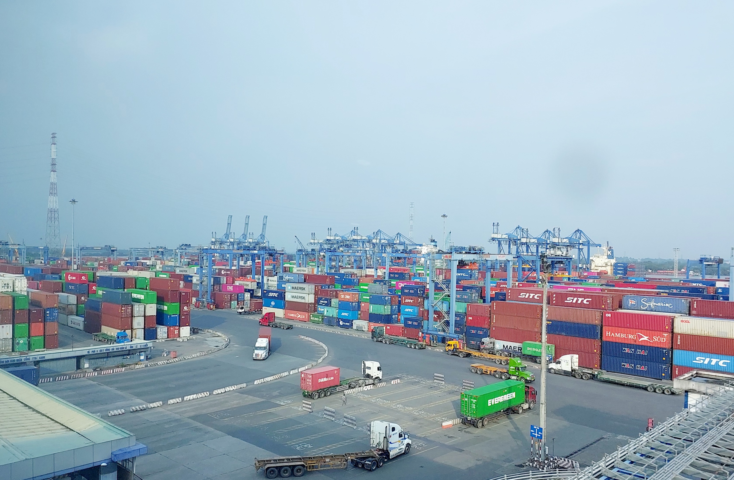 3 cảng biển Việt Nam vừa lọt top đ&oacute;n nhiều t&agrave;u container nhất thế giới lớn cỡ n&agrave;o?- Ảnh 2.