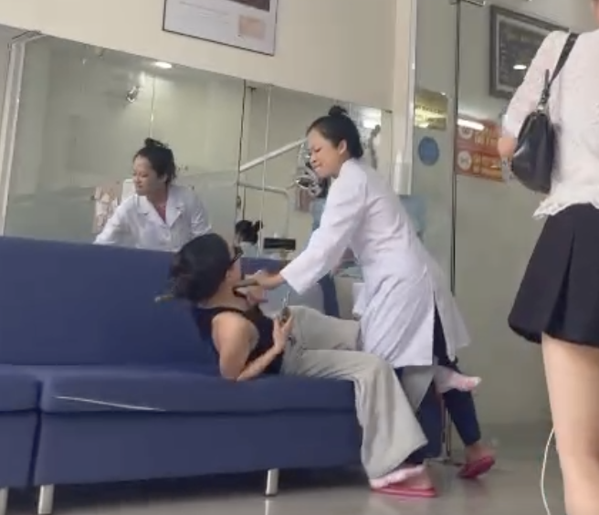 C&ocirc;ng an v&agrave;o cuộc điều tra chủ nha khoa bị tố h&agrave;nh hung kh&aacute;ch h&agrave;ng- Ảnh 1.