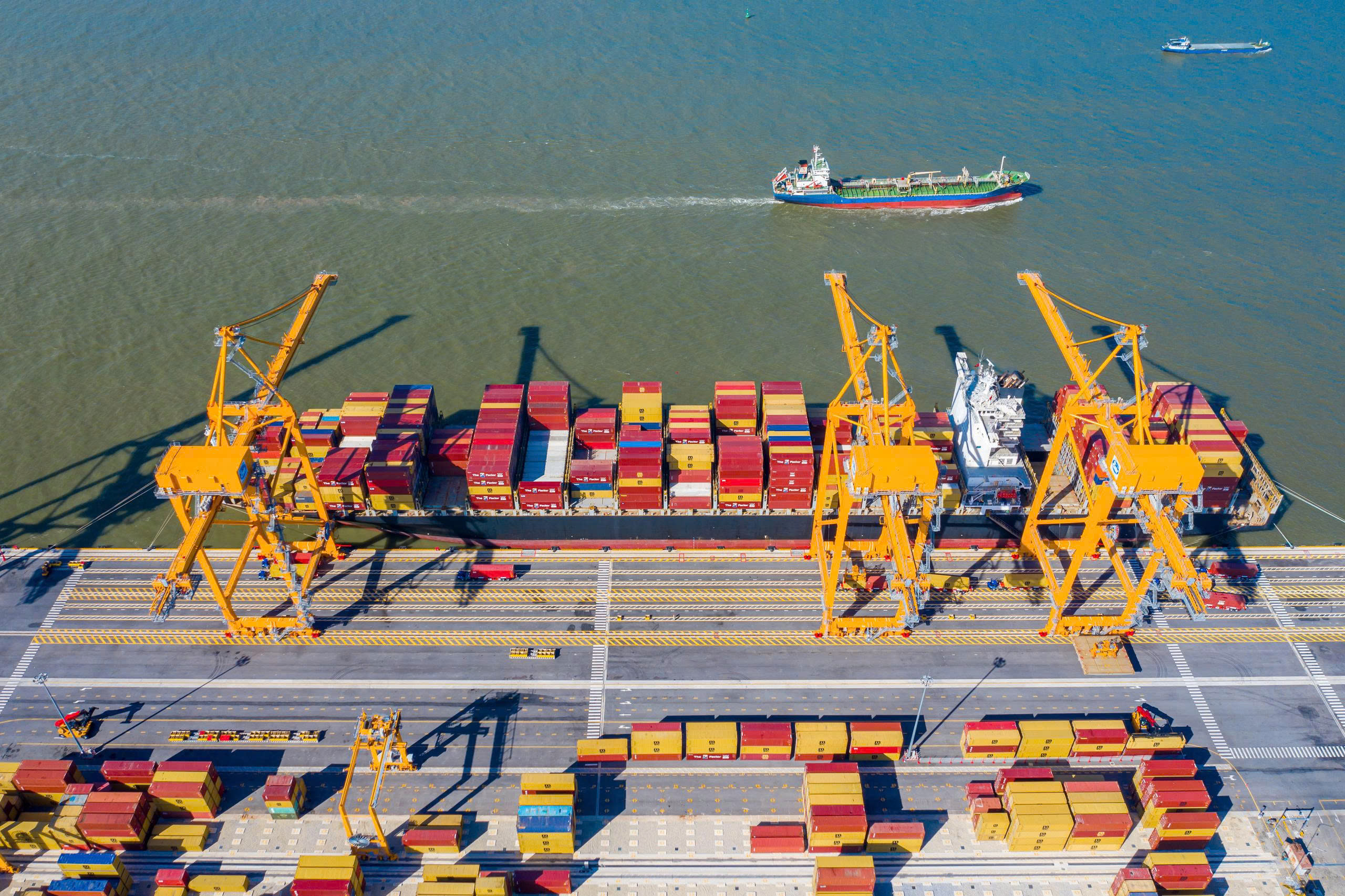 3 cảng biển Việt Nam vừa lọt top đ&oacute;n nhiều t&agrave;u container nhất thế giới lớn cỡ n&agrave;o?- Ảnh 1.