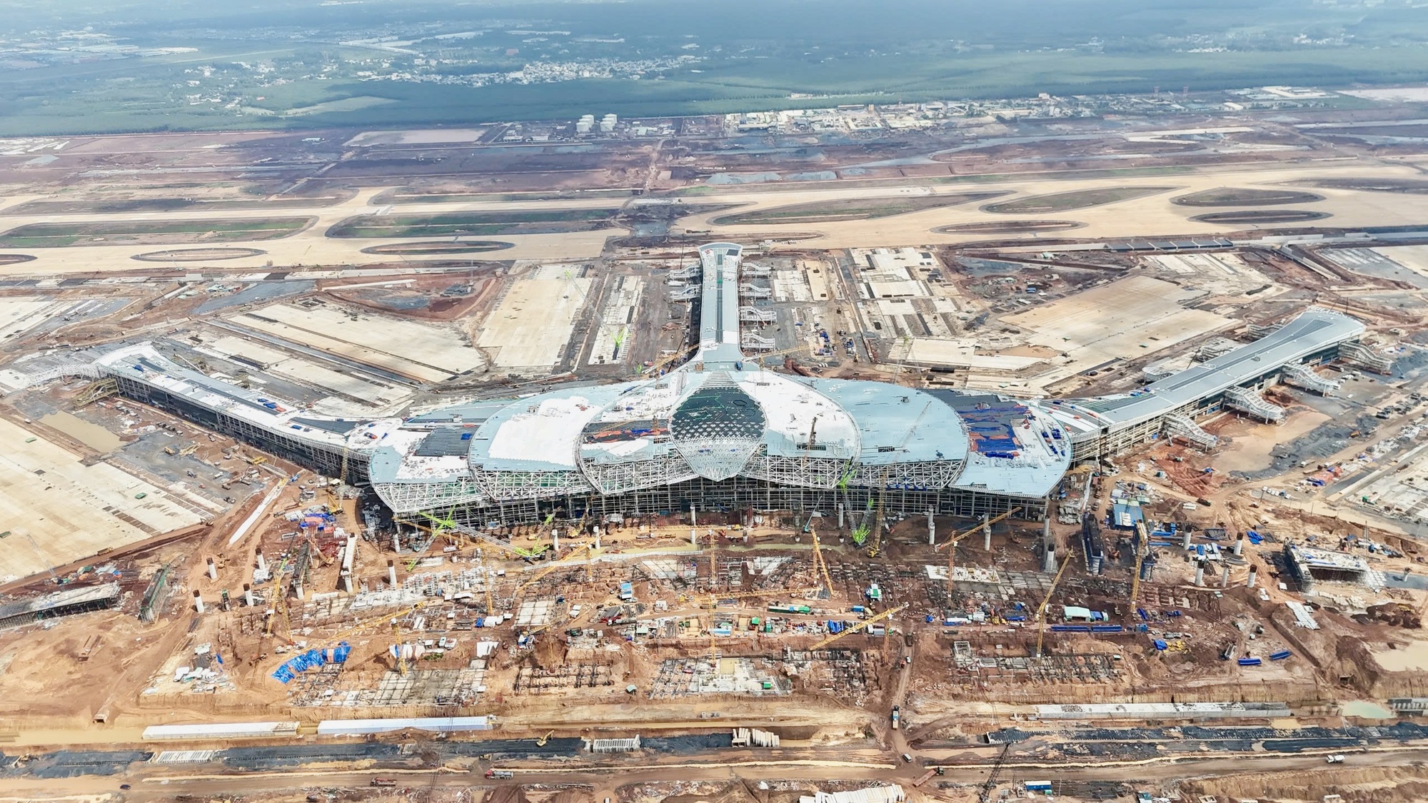 Ph&oacute; Thủ tướng Trần Hồng H&agrave; kiểm tra đột xuất si&ecirc;u s&acirc;n bay Long Th&agrave;nh trong ng&agrave;y chủ nhật- Ảnh 14.