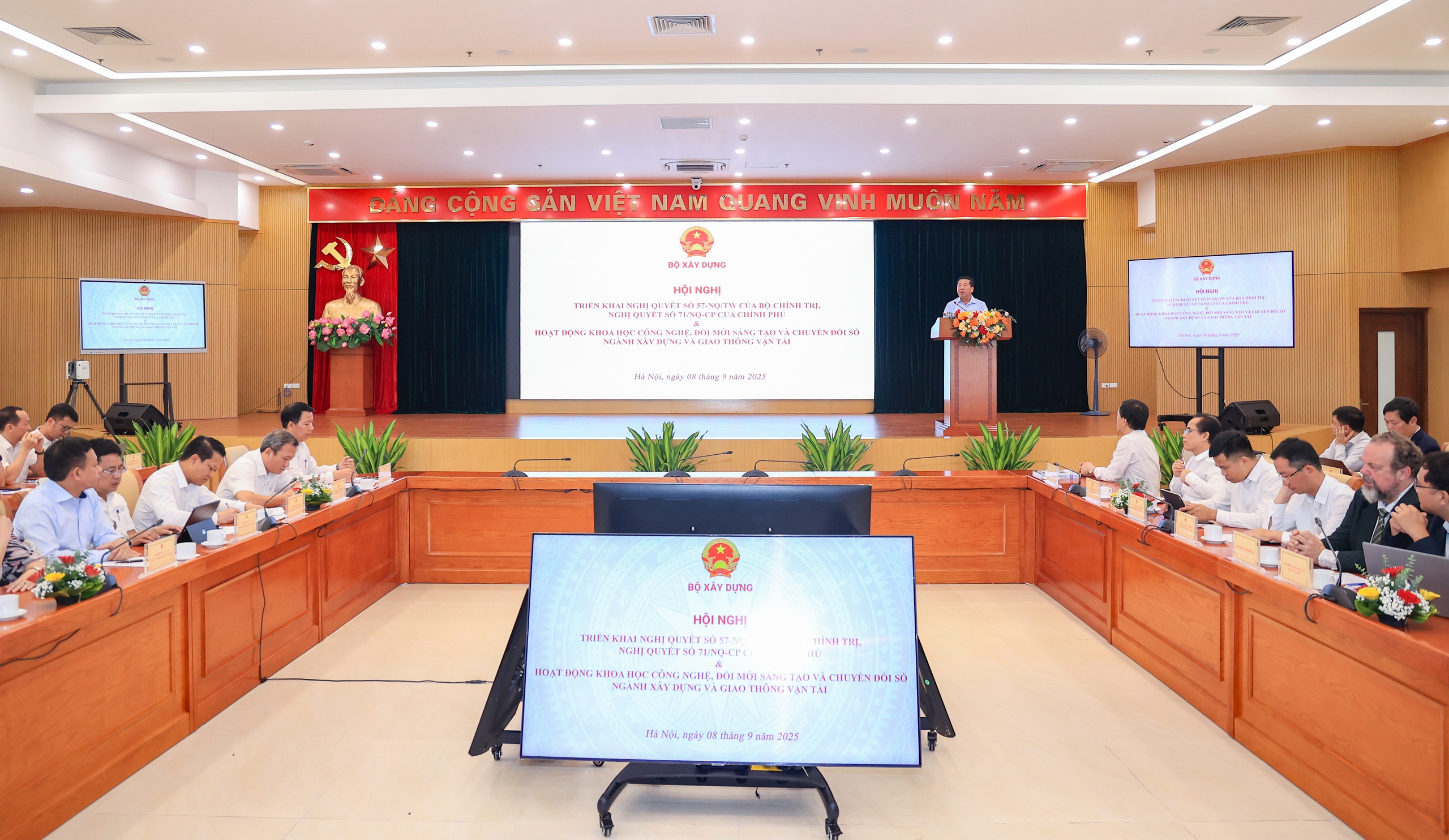 Bộ trưởng Trần Hồng Minh: Khoa học c&ocirc;ng nghệ v&agrave; chuyển đổi số l&agrave; nền tảng để bứt ph&aacute;- Ảnh 2.