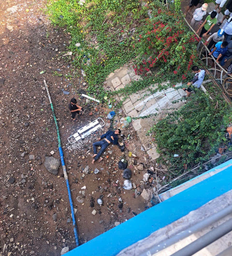 Hiện trường nơi ph&aacute;t hiện nạn nh&acirc;n - Ảnh: Đội SOS 115 B&igrave;nh﻿ Định.