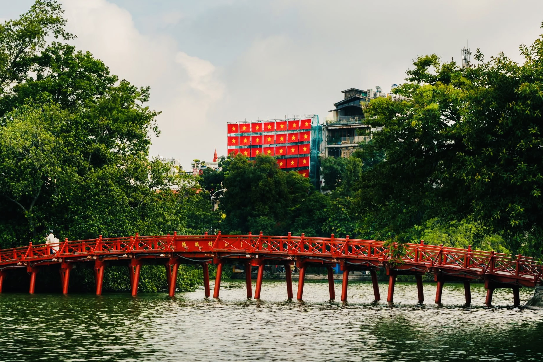 Diện mạo mới của quảng trường Đông Kinh Nghĩa Thục- Ảnh 10. Diện mạo mới của quảng trường Đông Kinh Nghĩa Thục- Ảnh 10.