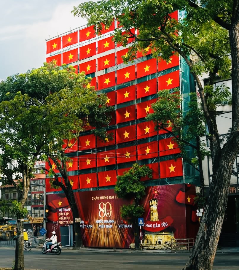 Diện mạo mới của quảng trường Đông Kinh Nghĩa Thục- Ảnh 11. Diện mạo mới của quảng trường Đông Kinh Nghĩa Thục- Ảnh 11.