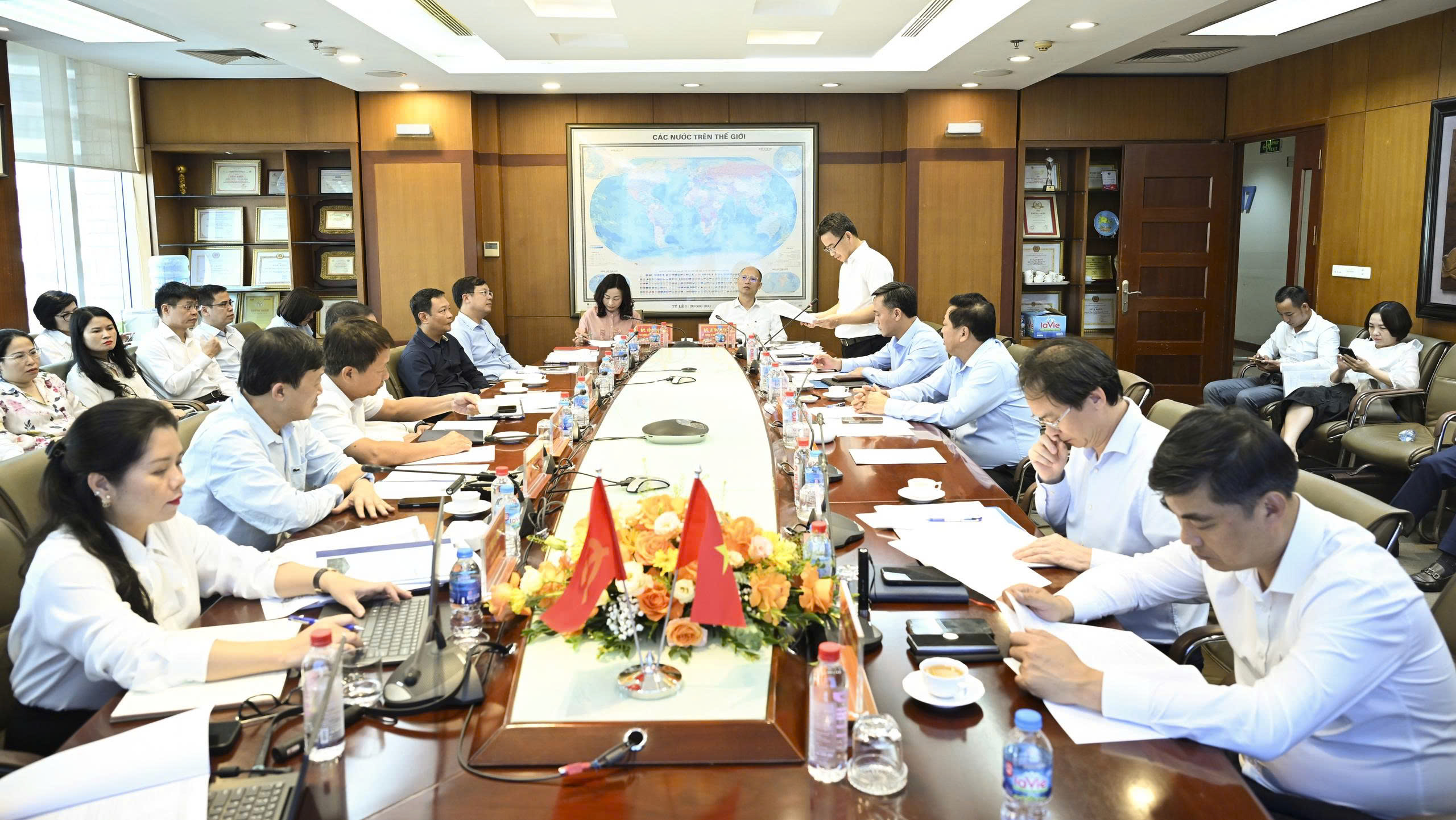 Viglacera cần tiếp tục đổi mới theo xu thế xanh, tiết kiệm t&agrave;i nguy&ecirc;n, giảm ph&aacute;t thải- Ảnh 6.