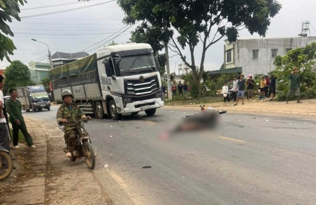 Xe m&aacute;y đấu đầu xe tải tr&ecirc;n QL6 qua Sơn La khiến 1 người tử vong- Ảnh 1.