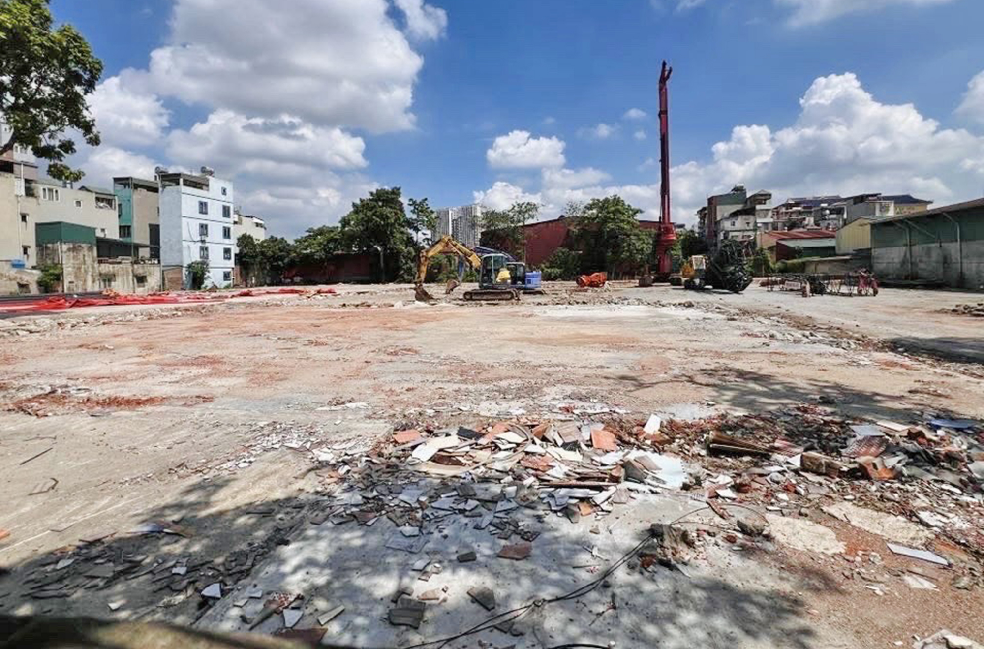 Cảnh gi&aacute;c sập bẫy &ldquo;suất ngoại giao&rdquo; nh&agrave; ở x&atilde; hội- Ảnh 1.