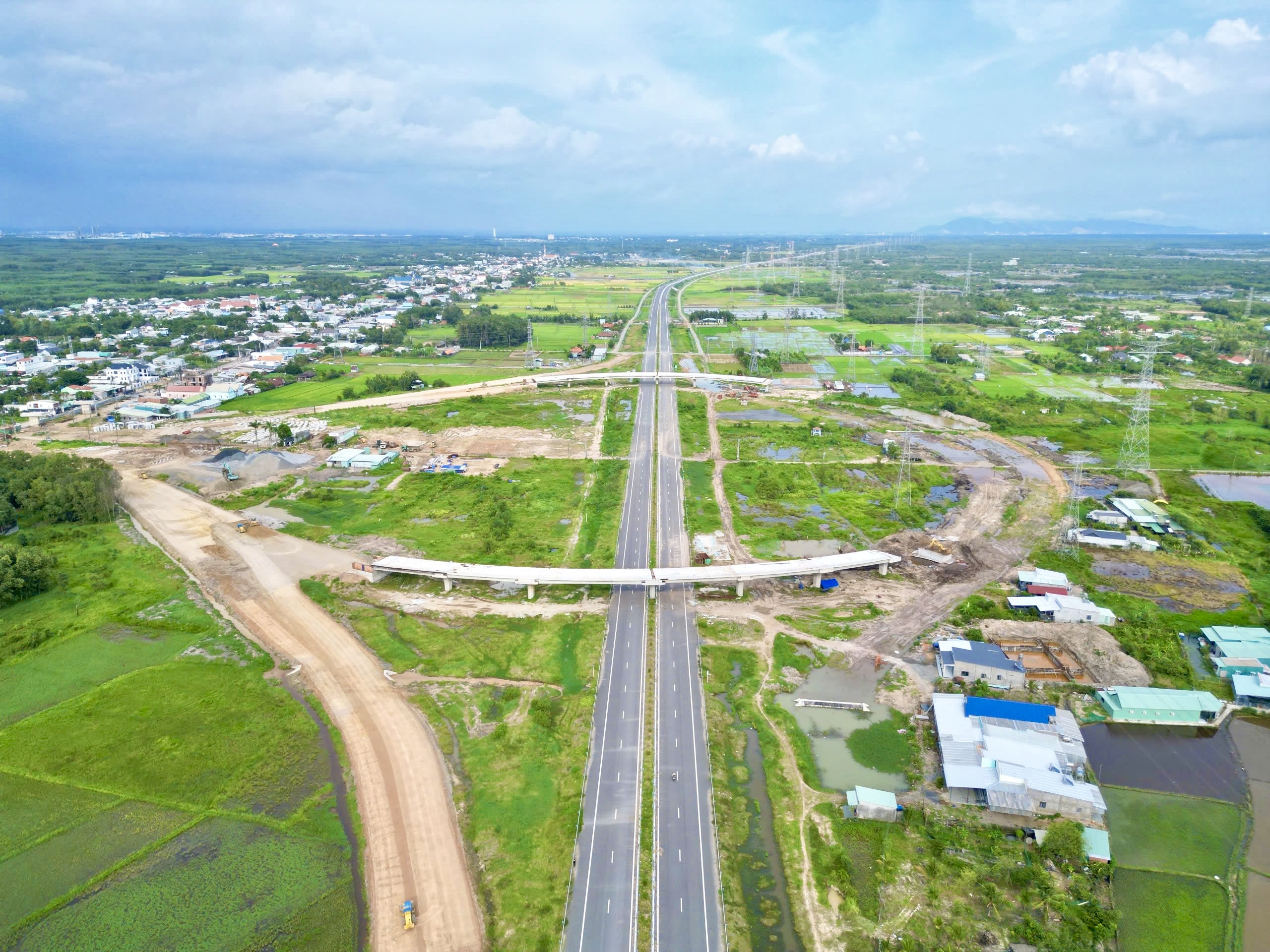 V&agrave;nh đai 3 Đồng Nai tăng tốc thi c&ocirc;ng, nỗ lực th&ocirc;ng xe kỹ thuật trước 19/12- Ảnh 5.