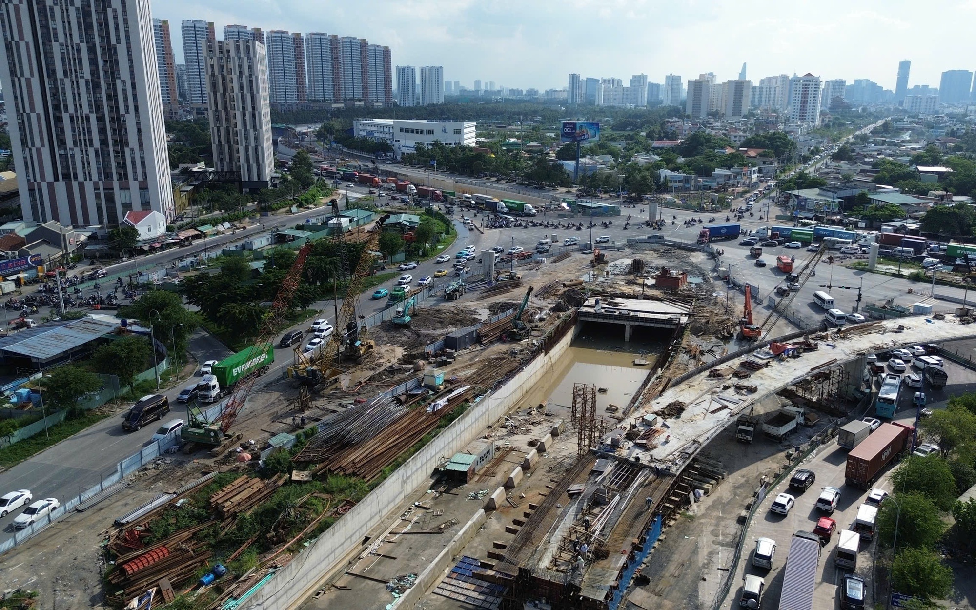 TP.HCM tìm giải pháp giải ngân đầu tư công, cảnh báo nguy cơ chậm tiến độ- Ảnh 3. TP.HCM giải ngân hơn 55.500 tỷ đồng vốn đầu tư công trong 8 tháng, đạt 36,7% kế hoạch