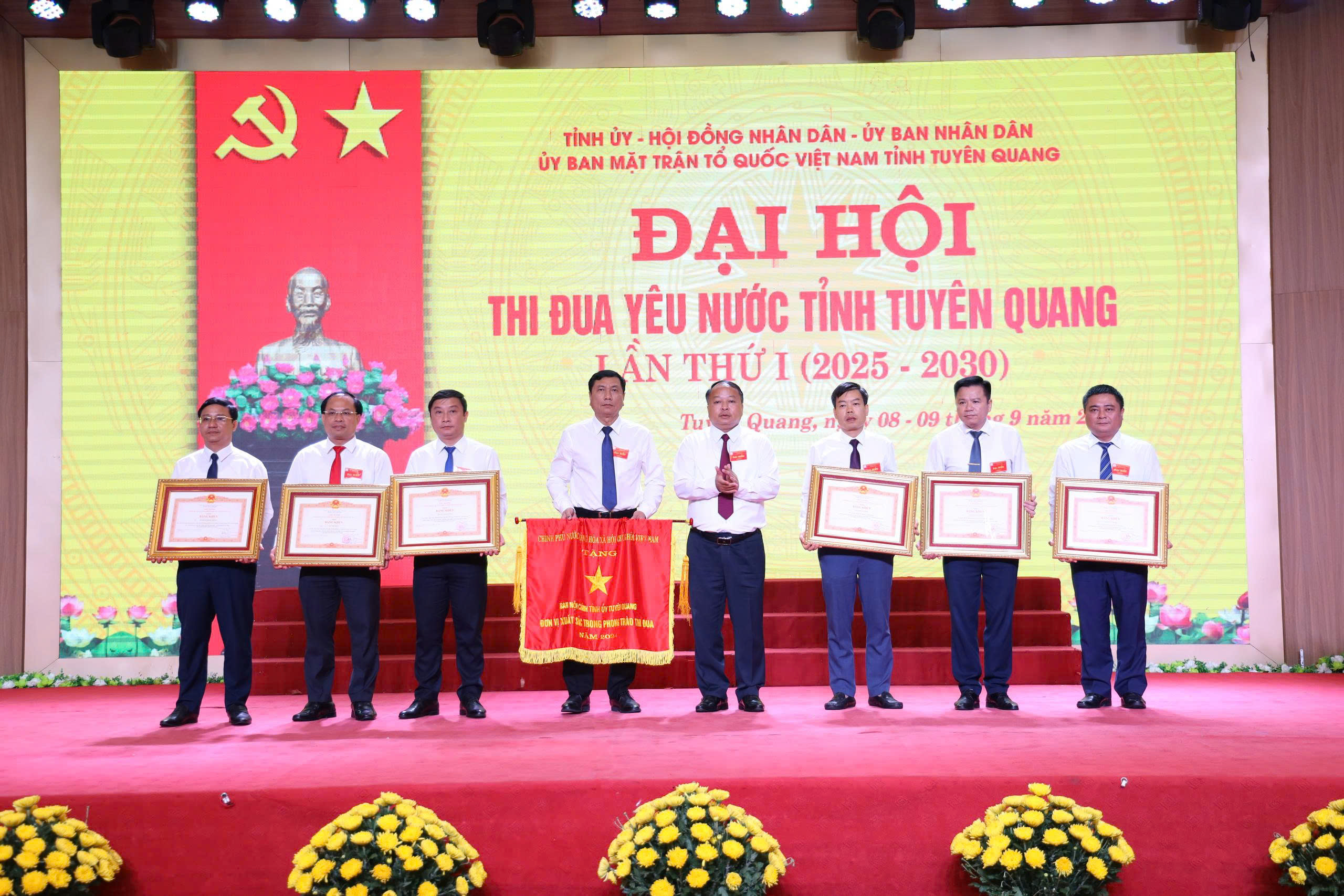 Tăng tốc xây dựng tỉnh Tuyên Quang phát triển nhanh, bền vững- Ảnh 4. Tăng tốc xây dựng tỉnh Tuyên Quang phát triển nhanh, bền vững- Ảnh 4.