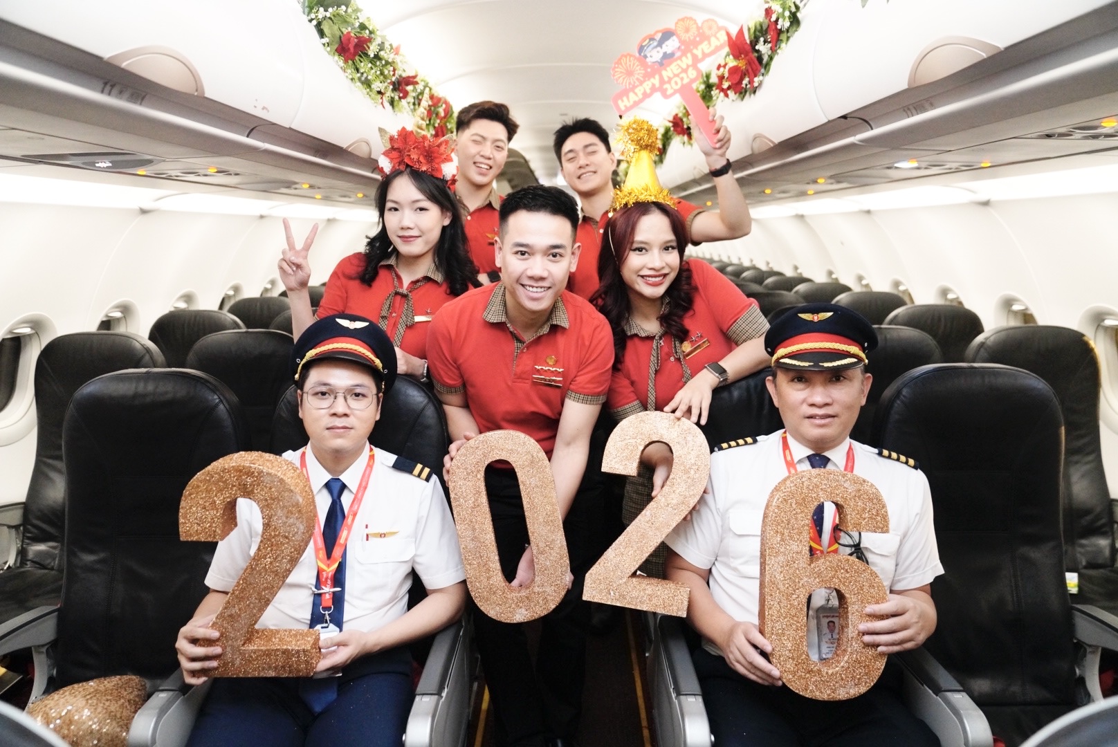 Sắc đỏ Vietjet khơi nguồn năng lượng trong chuyến bay đầu năm 2026- Ảnh 1.