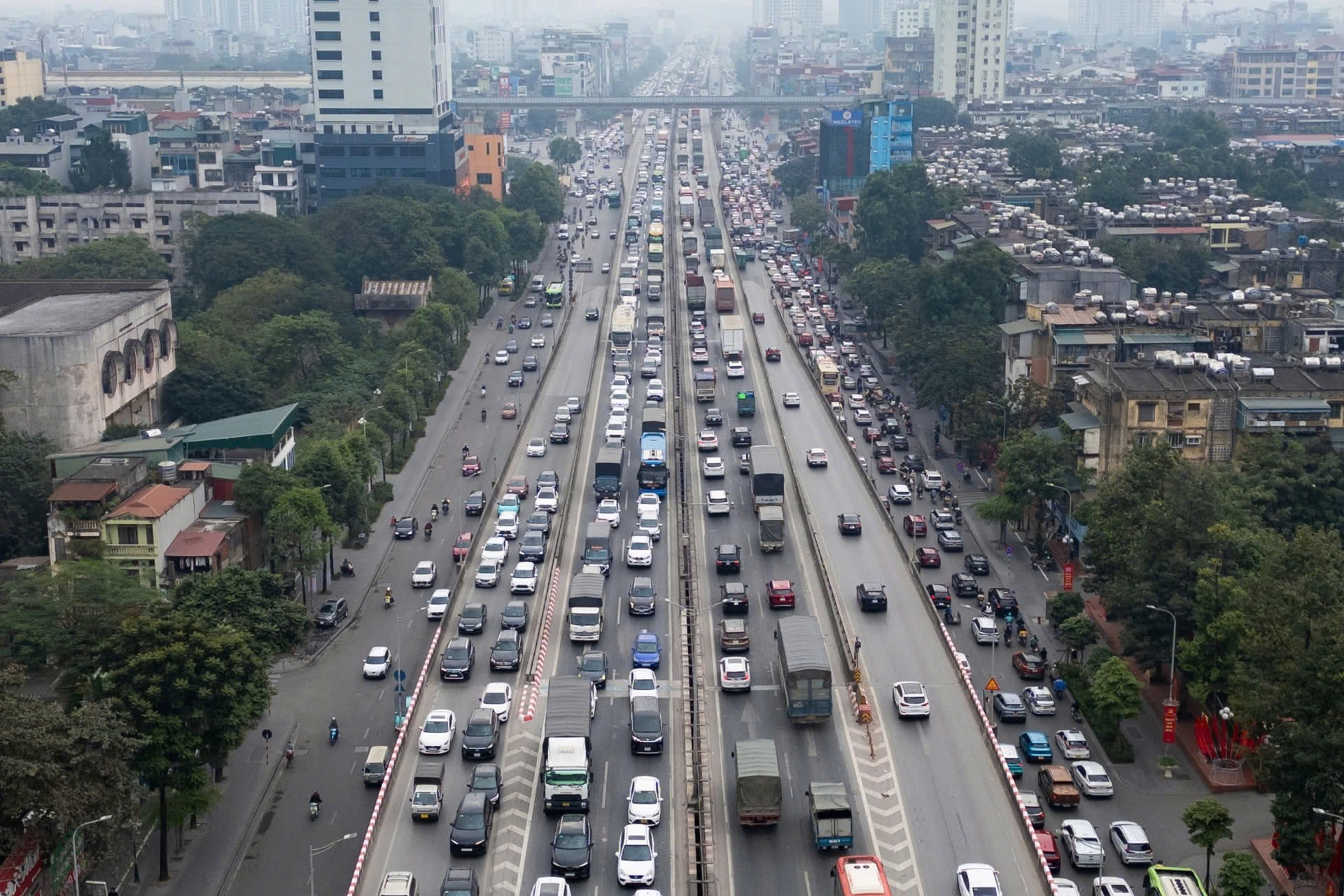 Cận cảnh bến xe, đường phố Hà Nội ngày đầu nghỉ Tết Dương lịch- Ảnh 11. Cận cảnh bến xe, đường phố Hà Nội ngày đầu nghỉ Tết Dương lịch- Ảnh 11.