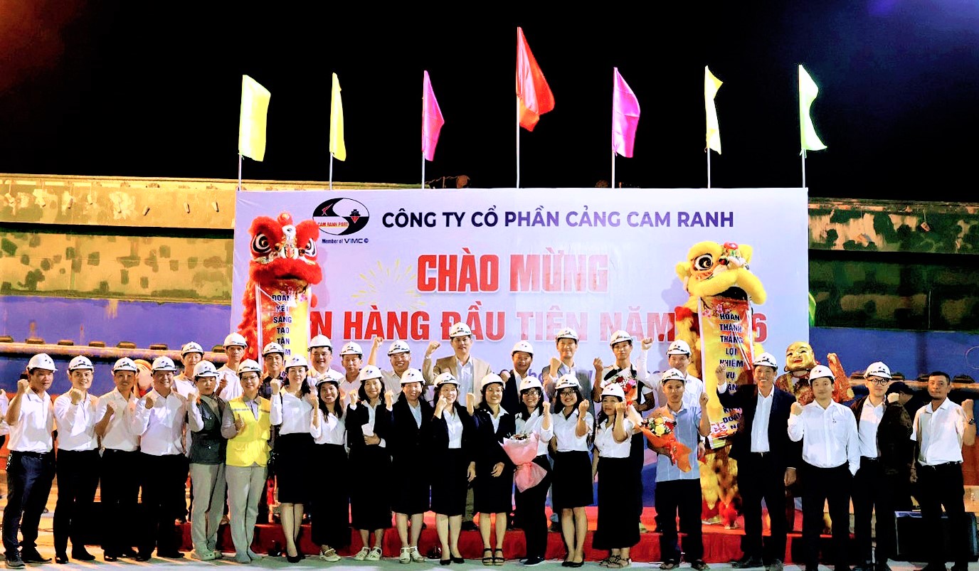 Cảng Cam Ranh đ&oacute;n tấn h&agrave;ng đầu ti&ecirc;n năm 2026- Ảnh 3.