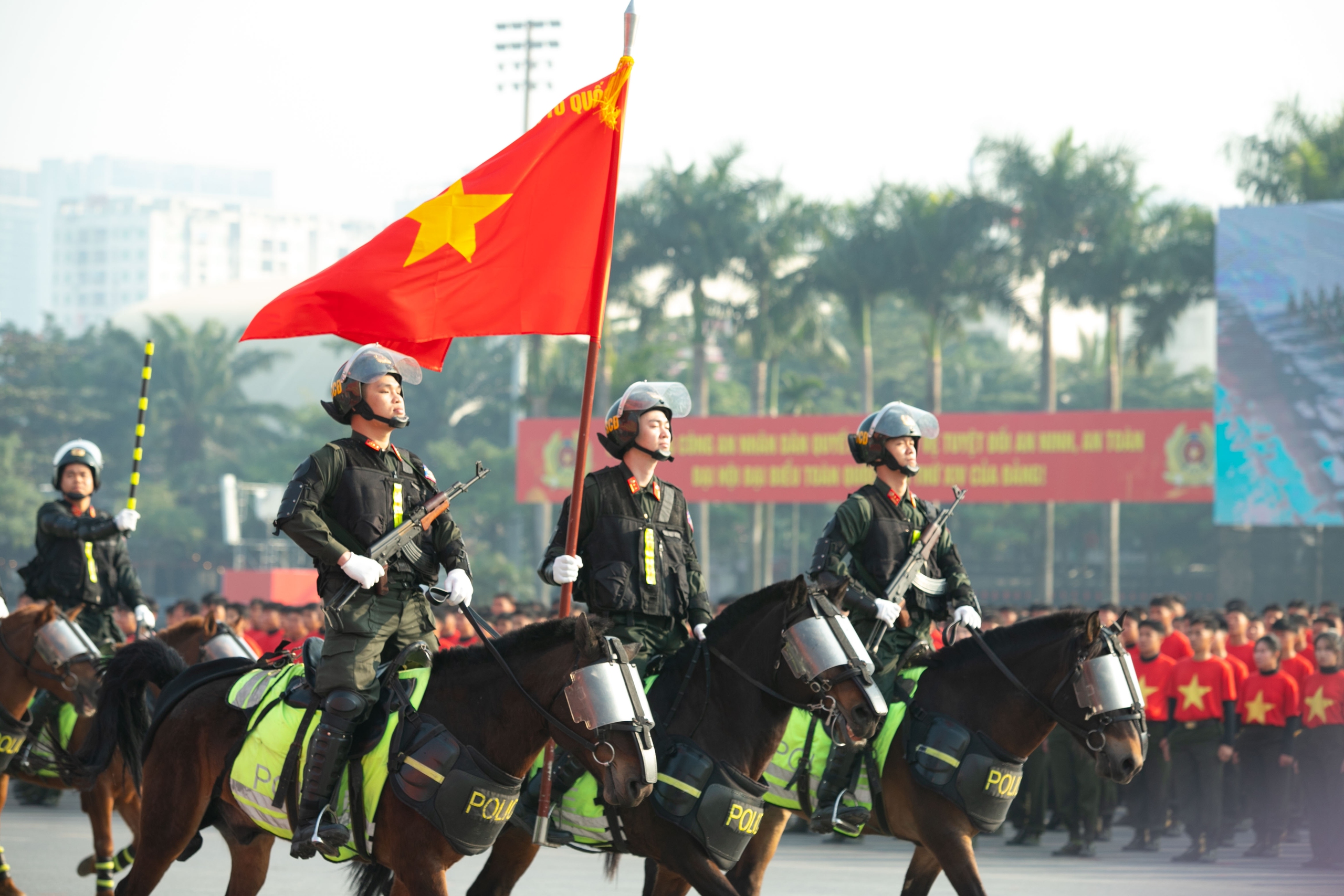 C&ocirc;ng an tr&igrave;nh diễn sức mạnh, phương tiện hiện đại tại lễ xuất qu&acirc;n bảo vệ Đại hội Đảng- Ảnh 8.