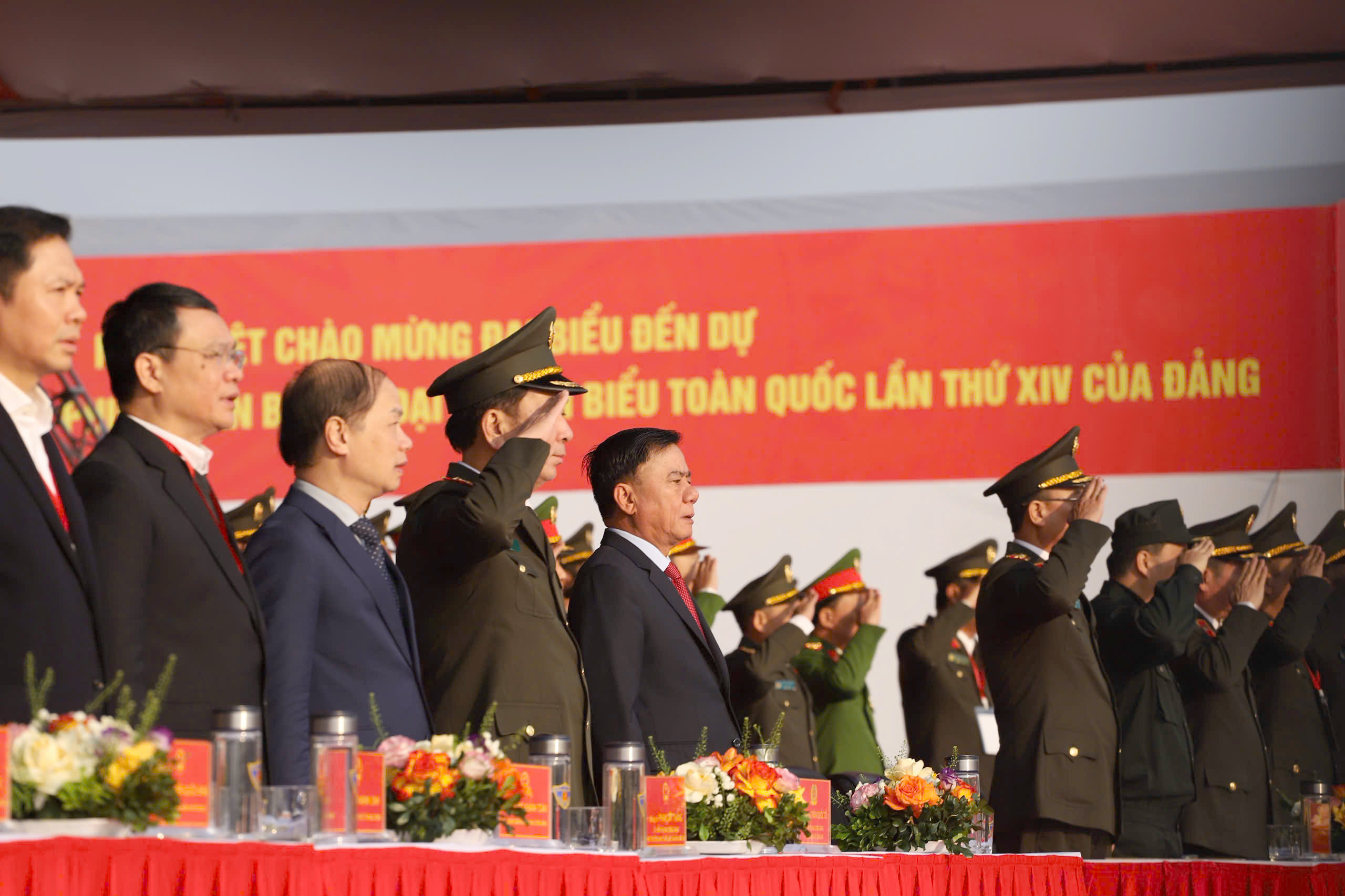 C&ocirc;ng an tr&igrave;nh diễn sức mạnh, phương tiện hiện đại tại lễ xuất qu&acirc;n bảo vệ Đại hội Đảng- Ảnh 1.