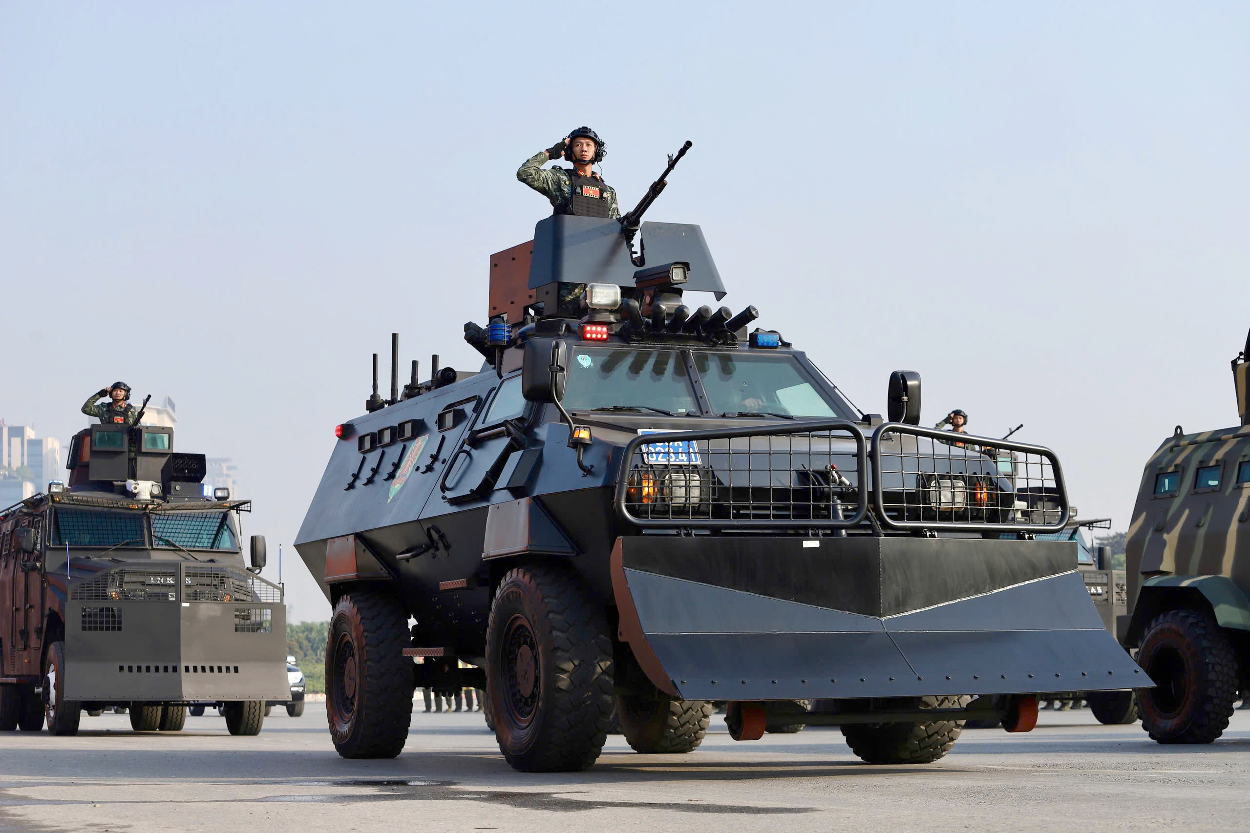 C&ocirc;ng an tr&igrave;nh diễn sức mạnh, phương tiện hiện đại tại lễ xuất qu&acirc;n bảo vệ Đại hội Đảng- Ảnh 12.