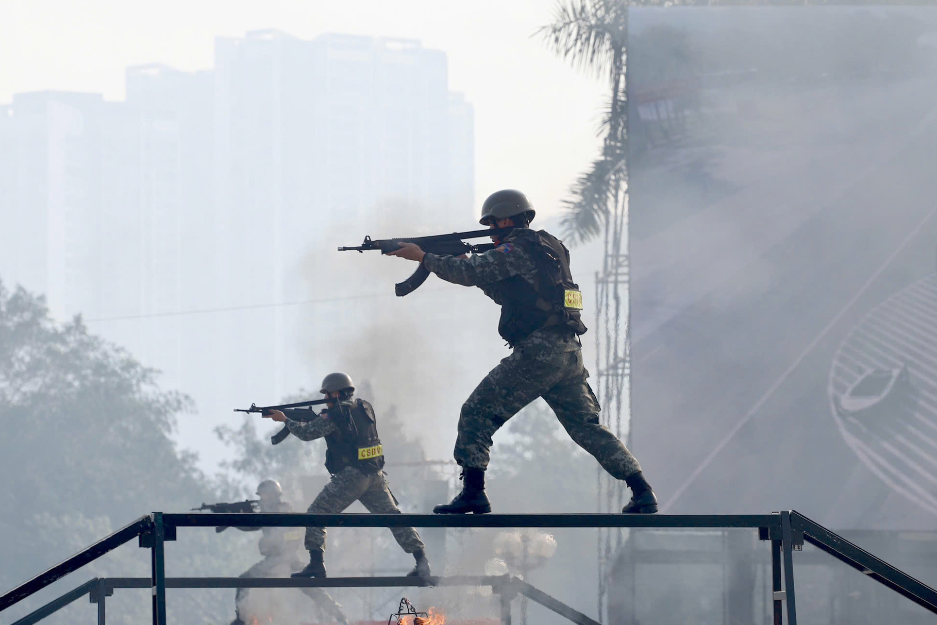 C&ocirc;ng an tr&igrave;nh diễn sức mạnh, phương tiện hiện đại tại lễ xuất qu&acirc;n bảo vệ Đại hội Đảng- Ảnh 18.