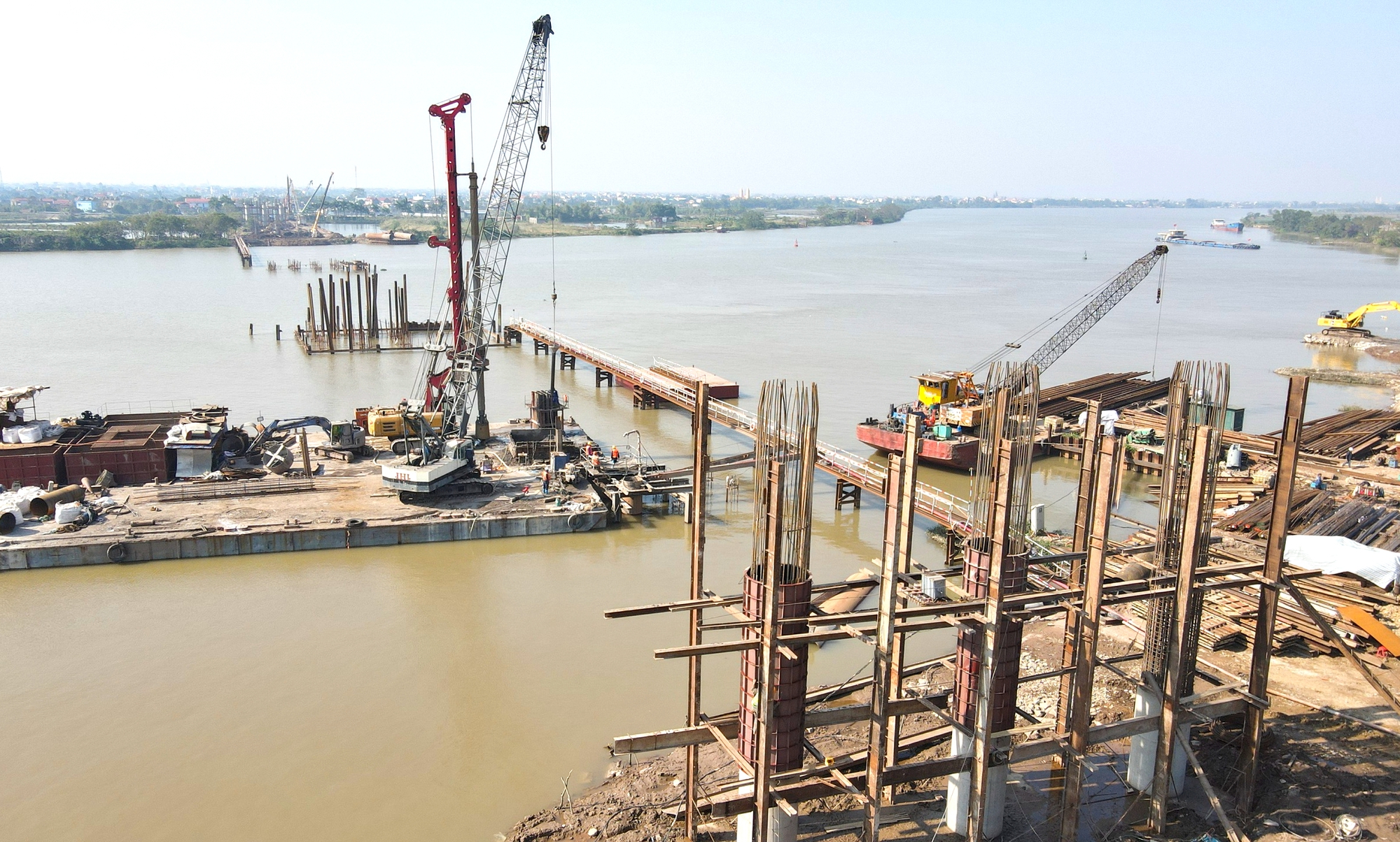 Tăng tốc thi c&ocirc;ng cầu vượt s&ocirc;ng Hồng hơn 700 tỷ đồng nối Hưng Y&ecirc;n - Ninh B&igrave;nh- Ảnh 2.