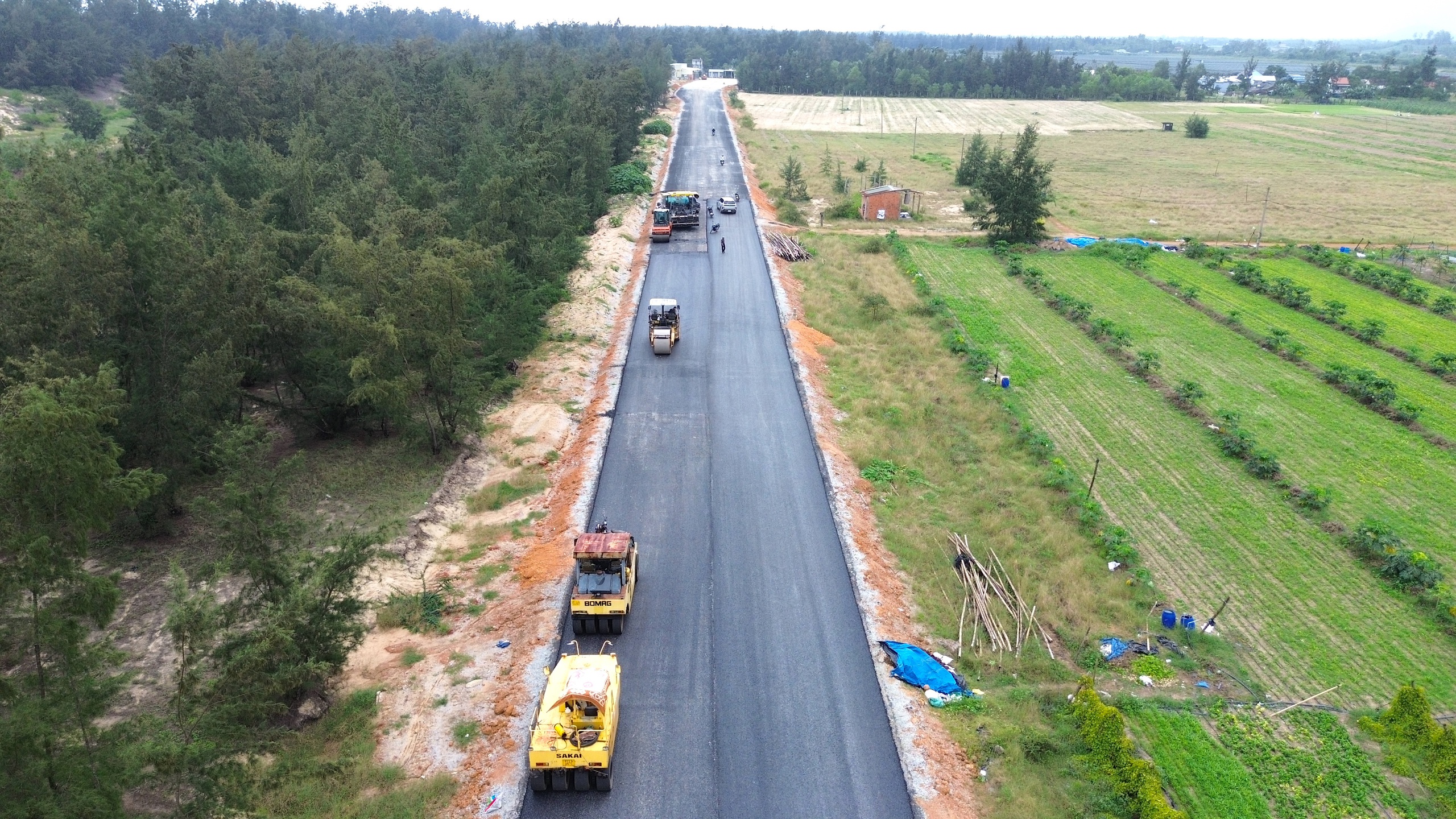 Quảng Ng&atilde;i ph&acirc;n cấp quản l&yacute; x&acirc;y dựng giữa phường, x&atilde; v&agrave; khu kinh tế như thế n&agrave;o?- Ảnh 2.