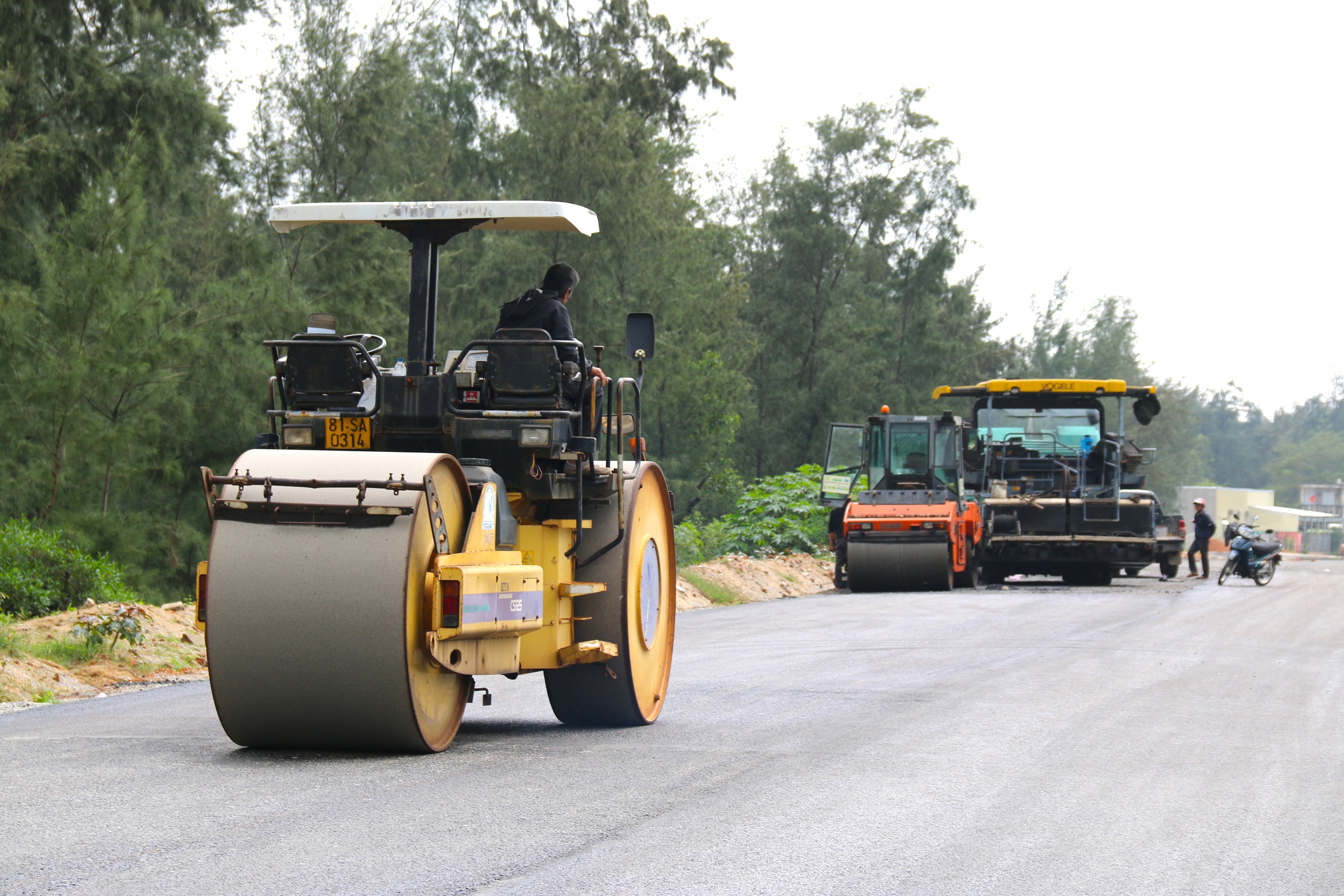 Quảng Ng&atilde;i ph&acirc;n cấp quản l&yacute; x&acirc;y dựng giữa phường, x&atilde; v&agrave; khu kinh tế như thế n&agrave;o?- Ảnh 1.