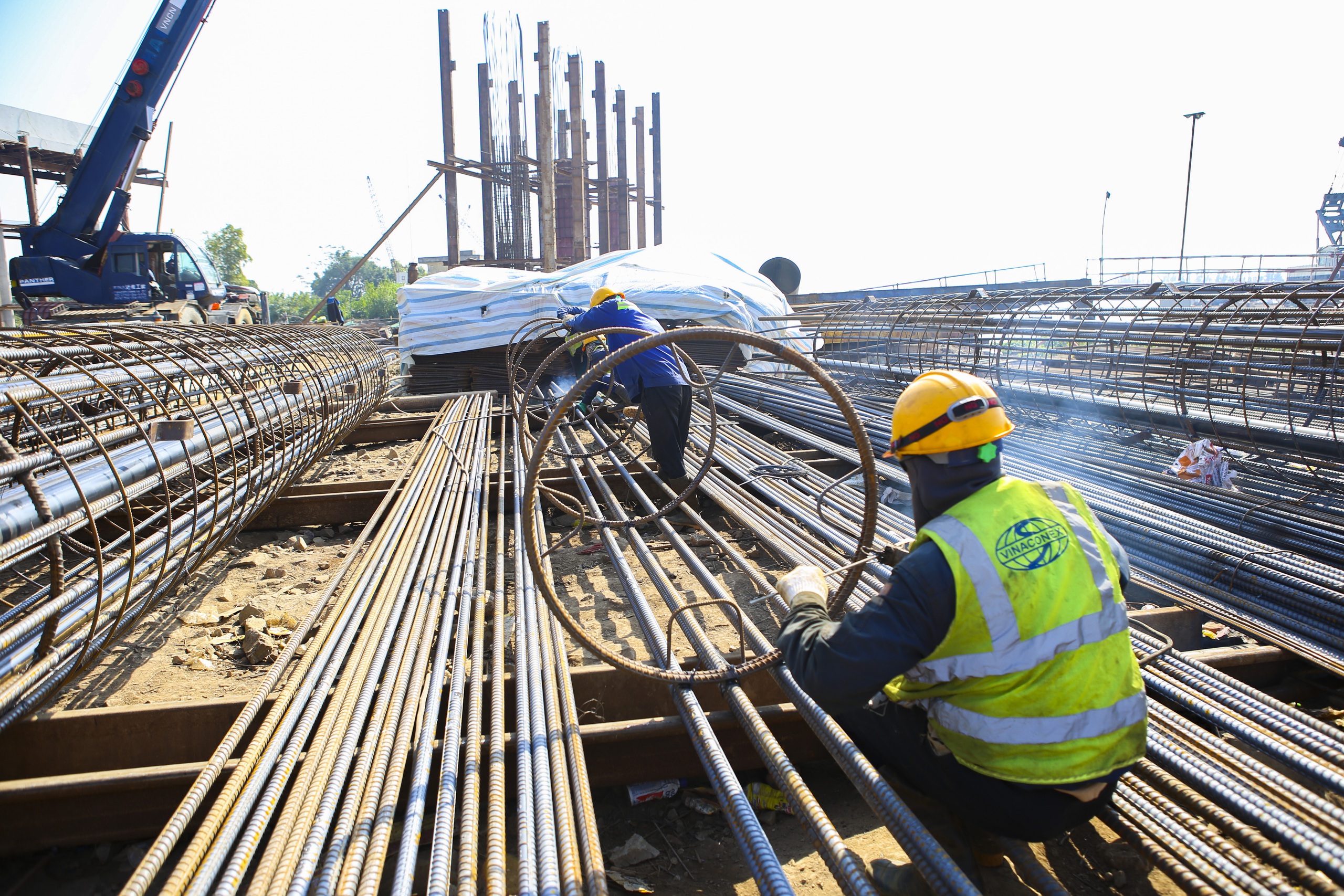 Tăng tốc thi c&ocirc;ng cầu vượt s&ocirc;ng Hồng hơn 700 tỷ đồng nối Hưng Y&ecirc;n - Ninh B&igrave;nh- Ảnh 5.