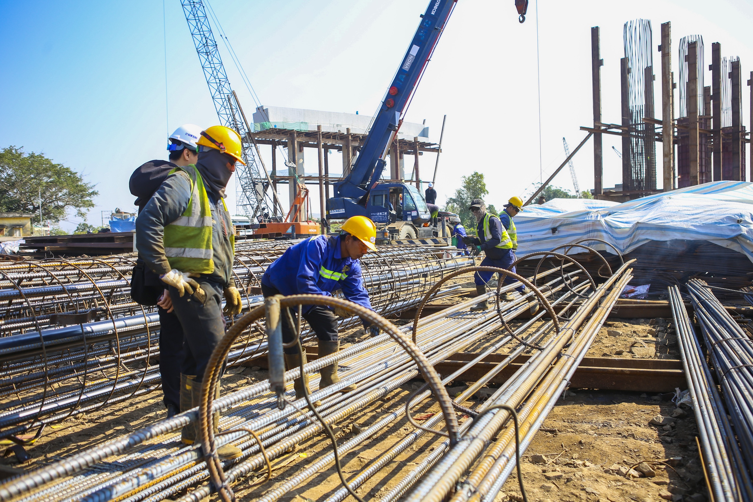 Tăng tốc thi c&ocirc;ng cầu vượt s&ocirc;ng Hồng hơn 700 tỷ đồng nối Hưng Y&ecirc;n - Ninh B&igrave;nh- Ảnh 6.