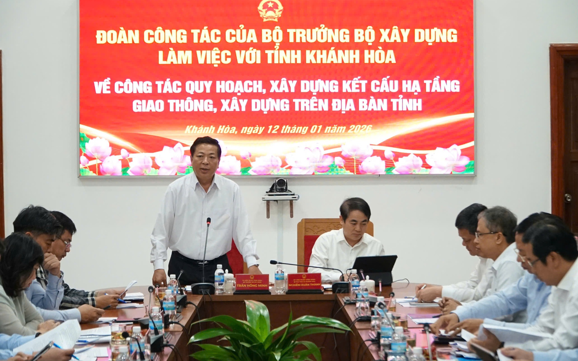 Bộ trưởng Trần Hồng Minh: Thông xe cao tốc Chí Thạnh - Vân Phong trước tết Nguyên đán 2026- Ảnh 7. Bộ trưởng Trần Hồng Minh cùng Khánh Hòa tháo gỡ vướng mắc quy hoạch, phát triển hạ tầng