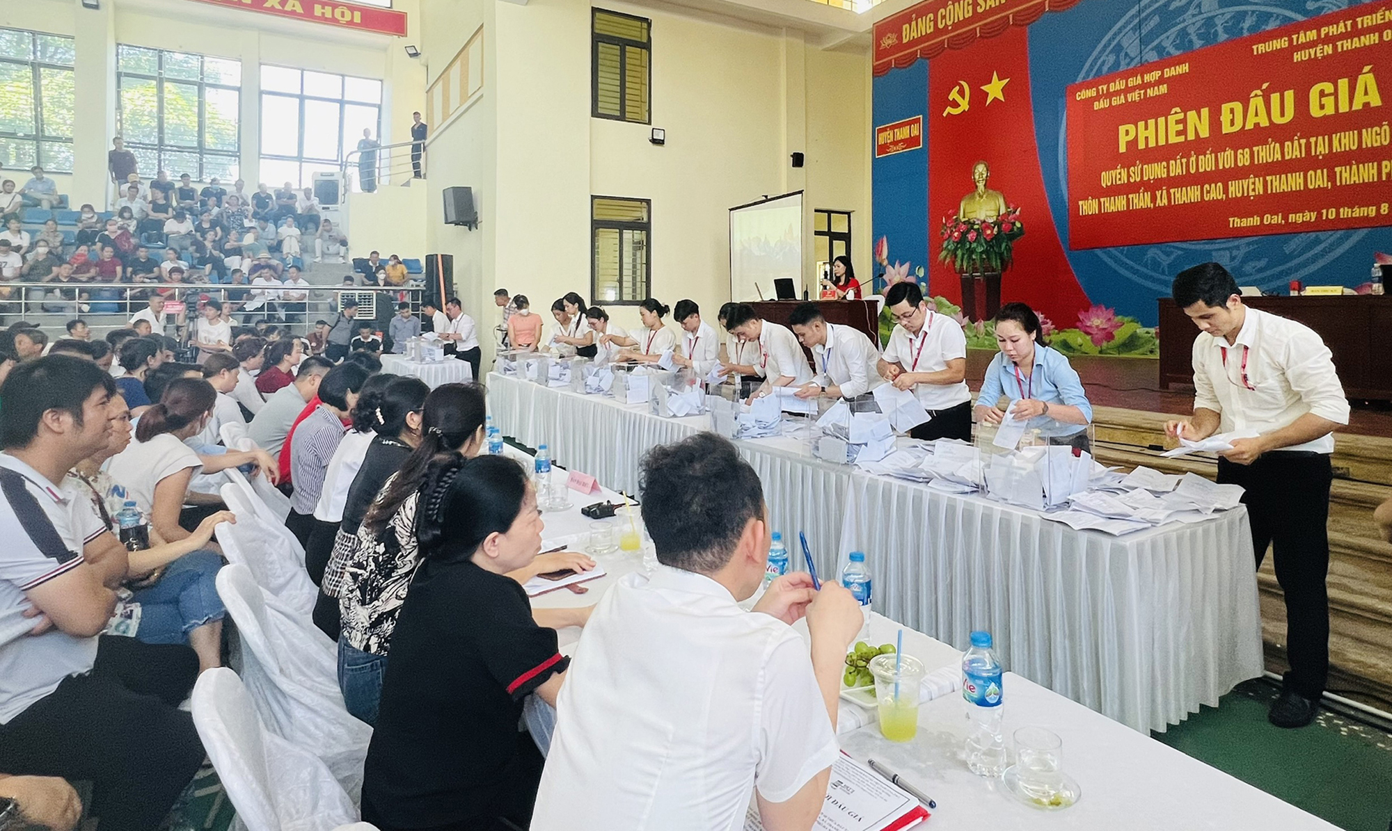 Tăng mức đặt cọc, ngăn trục lợi đấu gi&aacute; đất- Ảnh 1.