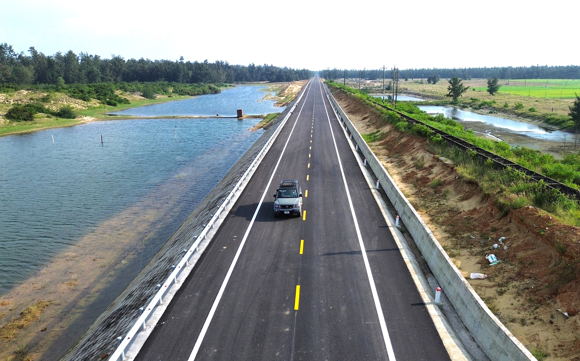 Ngắm đoạn đường ven biển 152 tỷ đồng sắp th&ocirc;ng xe ở Quảng Ng&atilde;i- Ảnh 6.