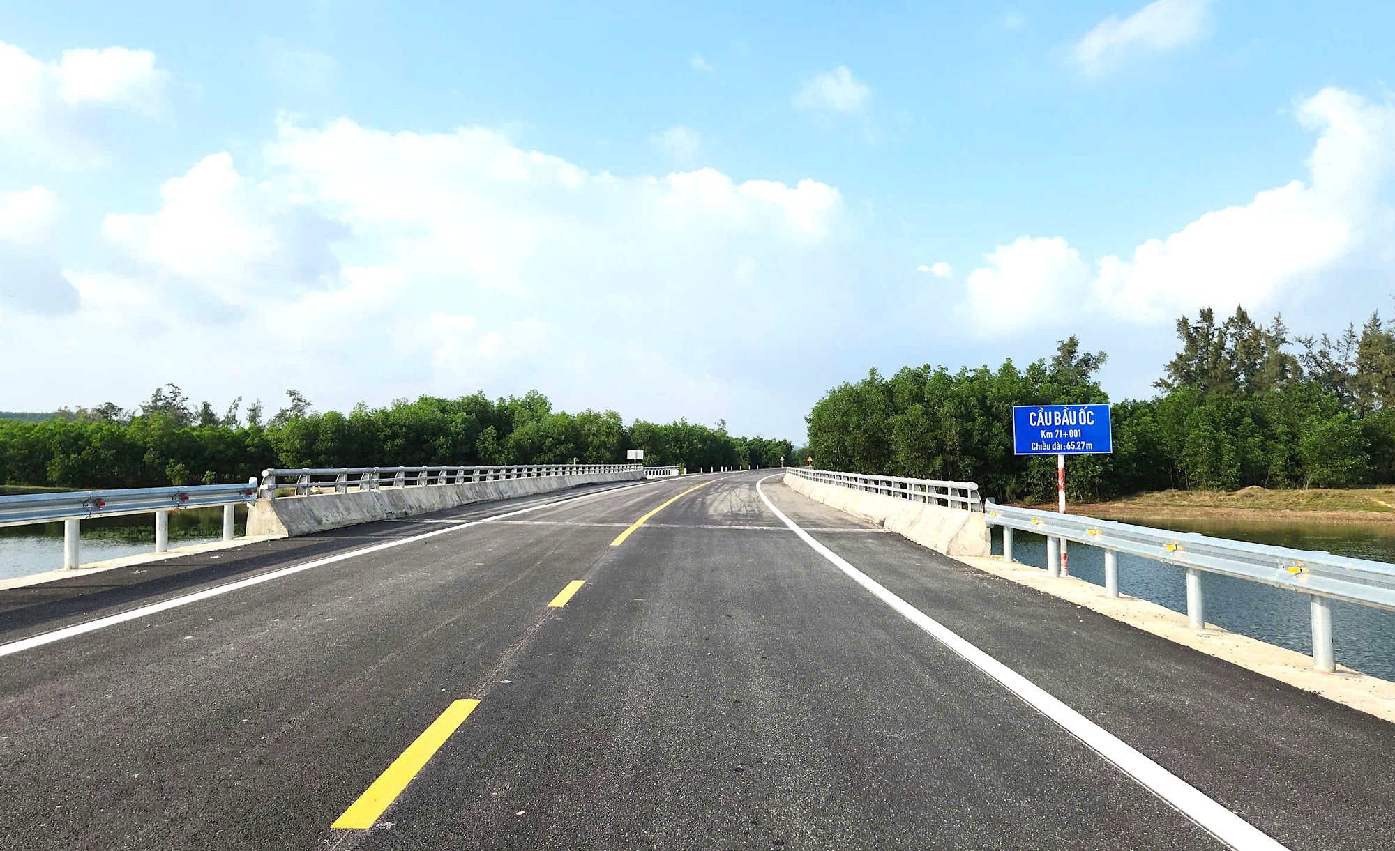 Ngắm đoạn đường ven biển 152 tỷ đồng sắp th&ocirc;ng xe ở Quảng Ng&atilde;i- Ảnh 8.