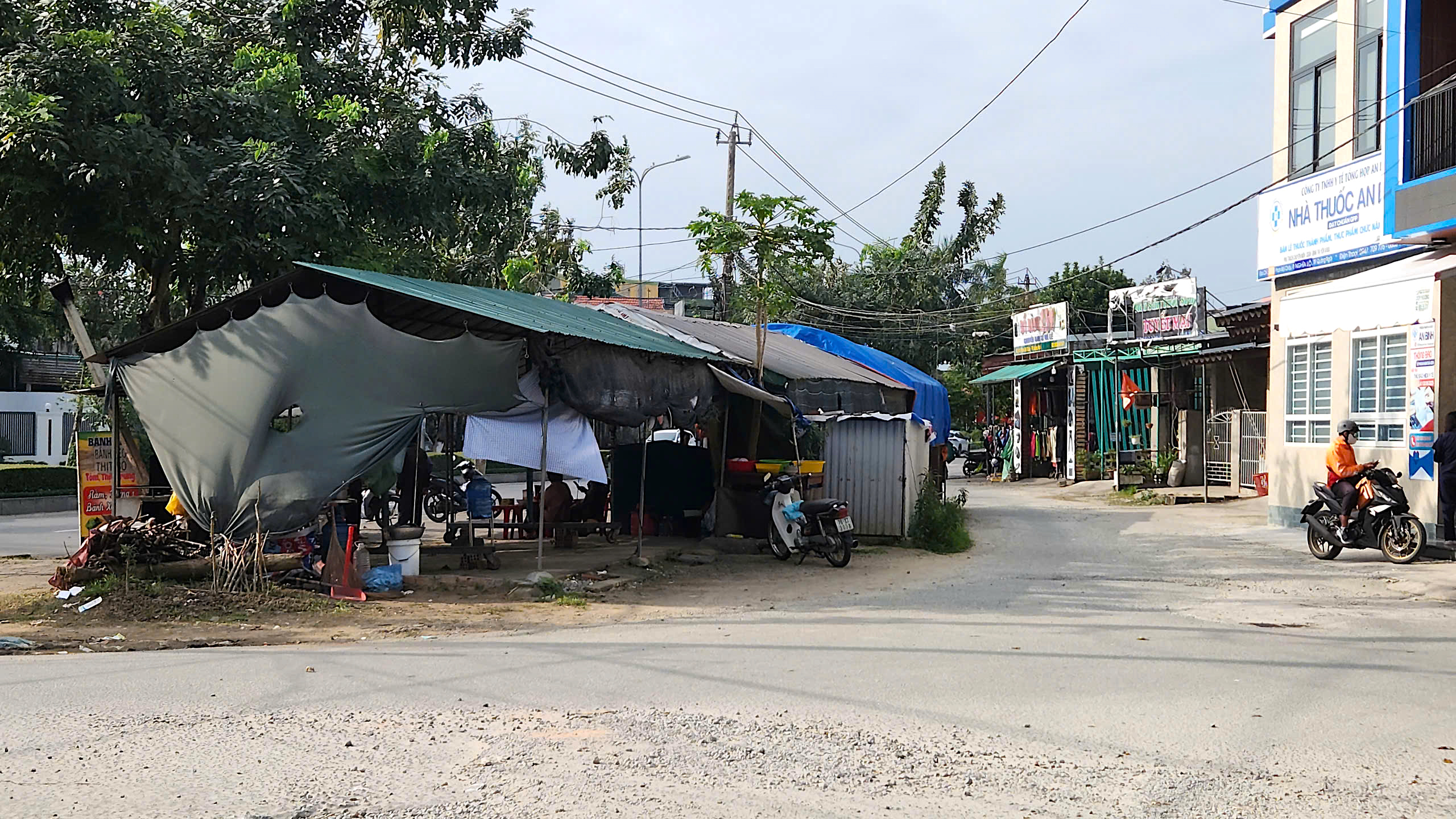 Di dời hộ d&acirc;n cuối c&ugrave;ng, thi c&ocirc;ng ho&agrave;n thiện tuyến đường dở dang nhiều năm ở Quảng Ng&atilde;i- Ảnh 1.