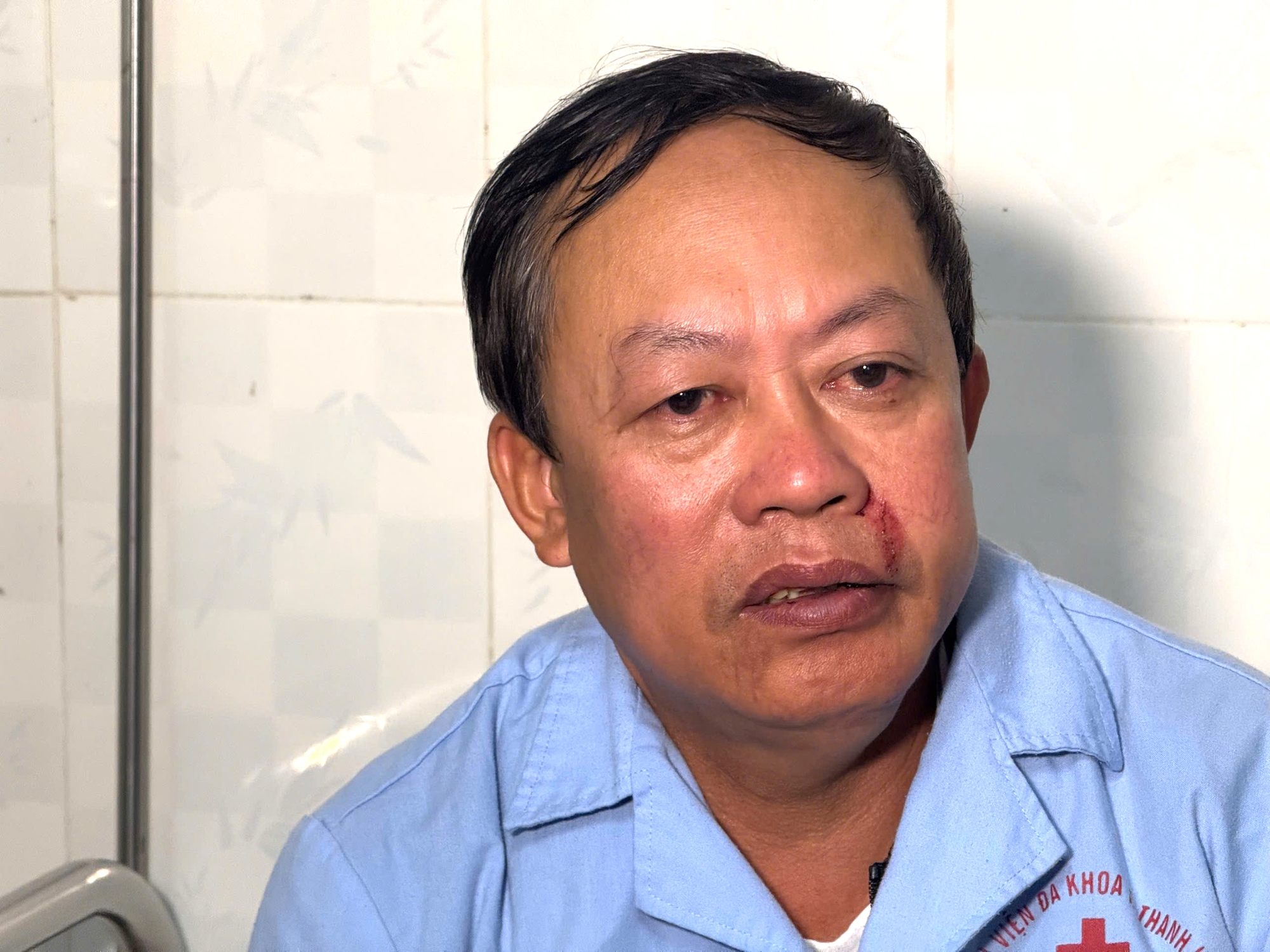 Nhân chứng bàng hoàng kể khoảnh khắc tai nạn trên cao tốc làm 9 người thương vong- Ảnh 1. Nhân chứng bàng hoàng kể khoảnh khắc tai nạn trên cao tốc làm 9 người thương vong- Ảnh 1.