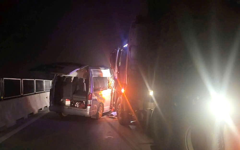 Tai nạn li&ecirc;n ho&agrave;n tr&ecirc;n cao tốc, 4 người tử vong: 3 xe li&ecirc;n quan c&oacute; c&ograve;n hạn đăng kiểm?