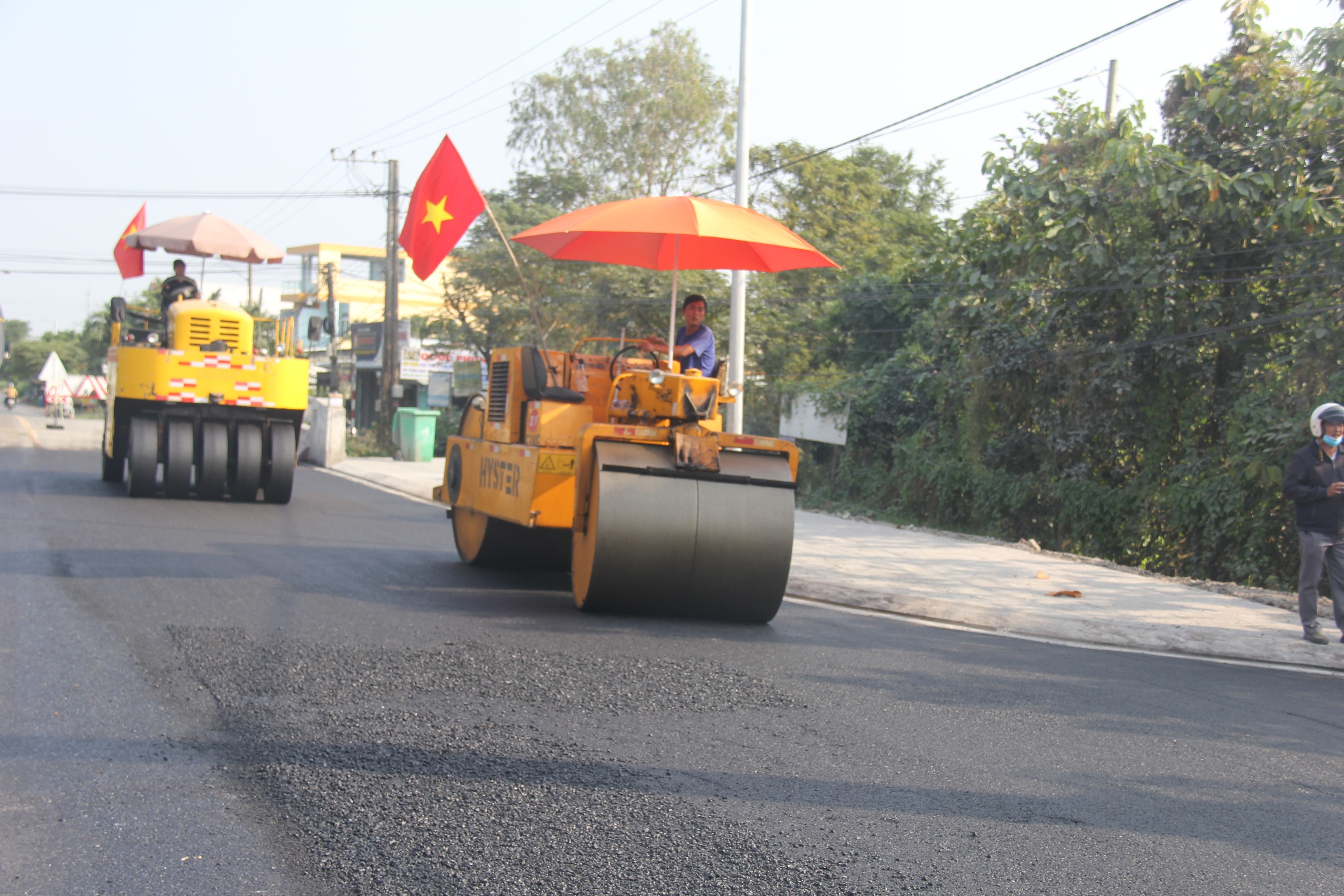 Đường tỉnh cửa ng&otilde; Đồng Th&aacute;p đi T&acirc;y Ninh thảm những m&eacute;t nhựa cuối, sẵn s&agrave;ng th&ocirc;ng xe- Ảnh 2.