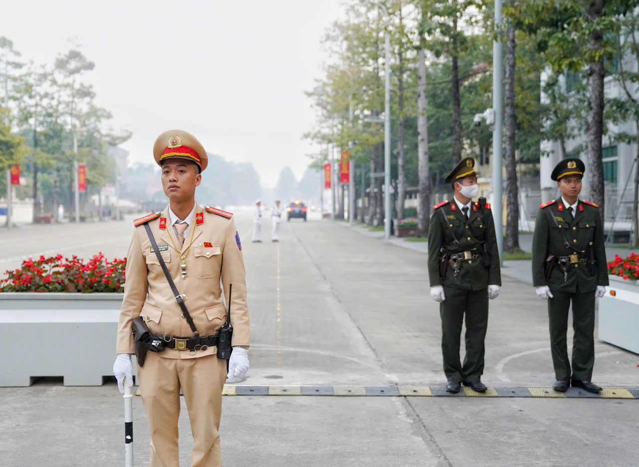 C&ocirc;ng an H&agrave; Nội diễn tập dẫn đo&agrave;n, bảo đảm giao th&ocirc;ng phục vụ Đại hội XIV của Đảng- Ảnh 8.