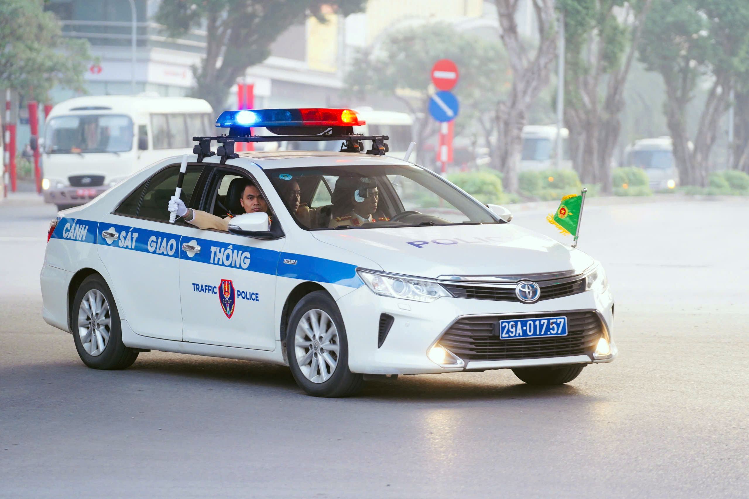 C&ocirc;ng an H&agrave; Nội diễn tập dẫn đo&agrave;n, bảo đảm giao th&ocirc;ng phục vụ Đại hội XIV của Đảng- Ảnh 1.