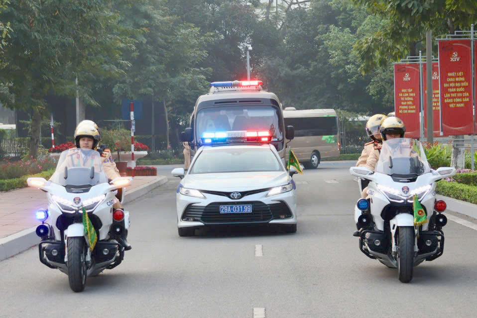 C&ocirc;ng an H&agrave; Nội diễn tập dẫn đo&agrave;n, bảo đảm giao th&ocirc;ng phục vụ Đại hội XIV của Đảng- Ảnh 5.