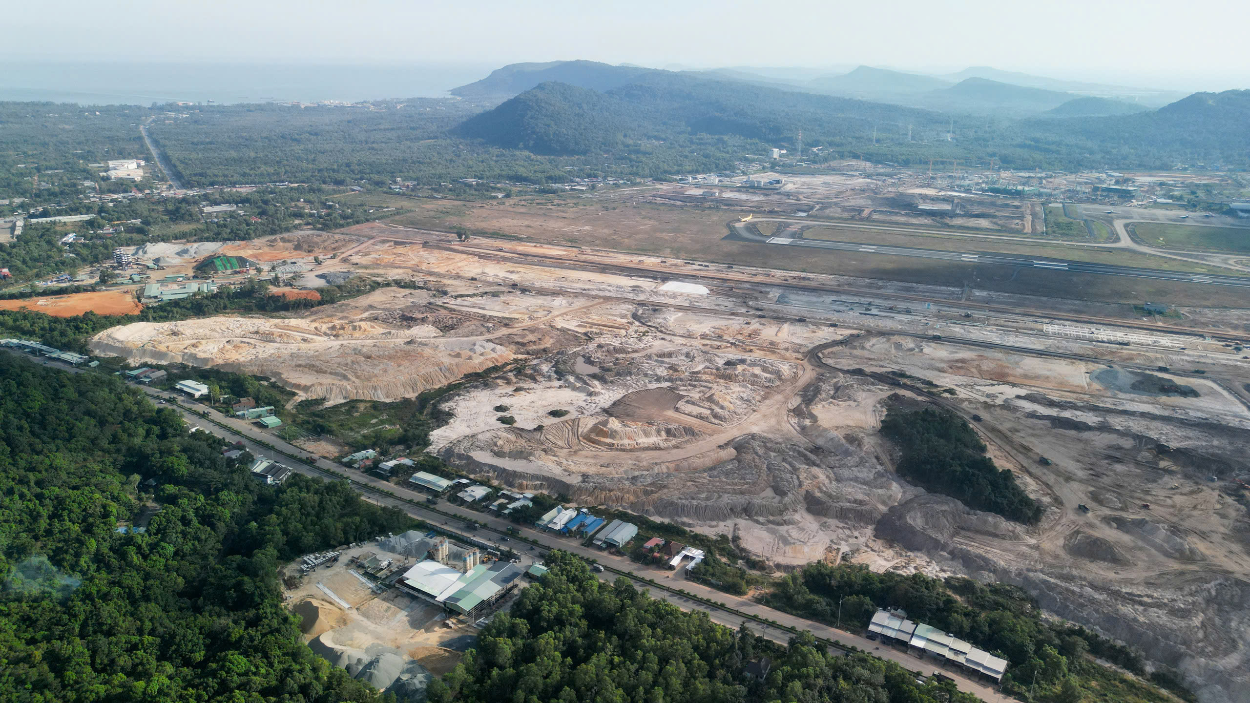 Tăng tốc mở rộng s&acirc;n bay Ph&uacute; Quốc, sẵn s&agrave;ng đ&oacute;n APEC 2027- Ảnh 1.