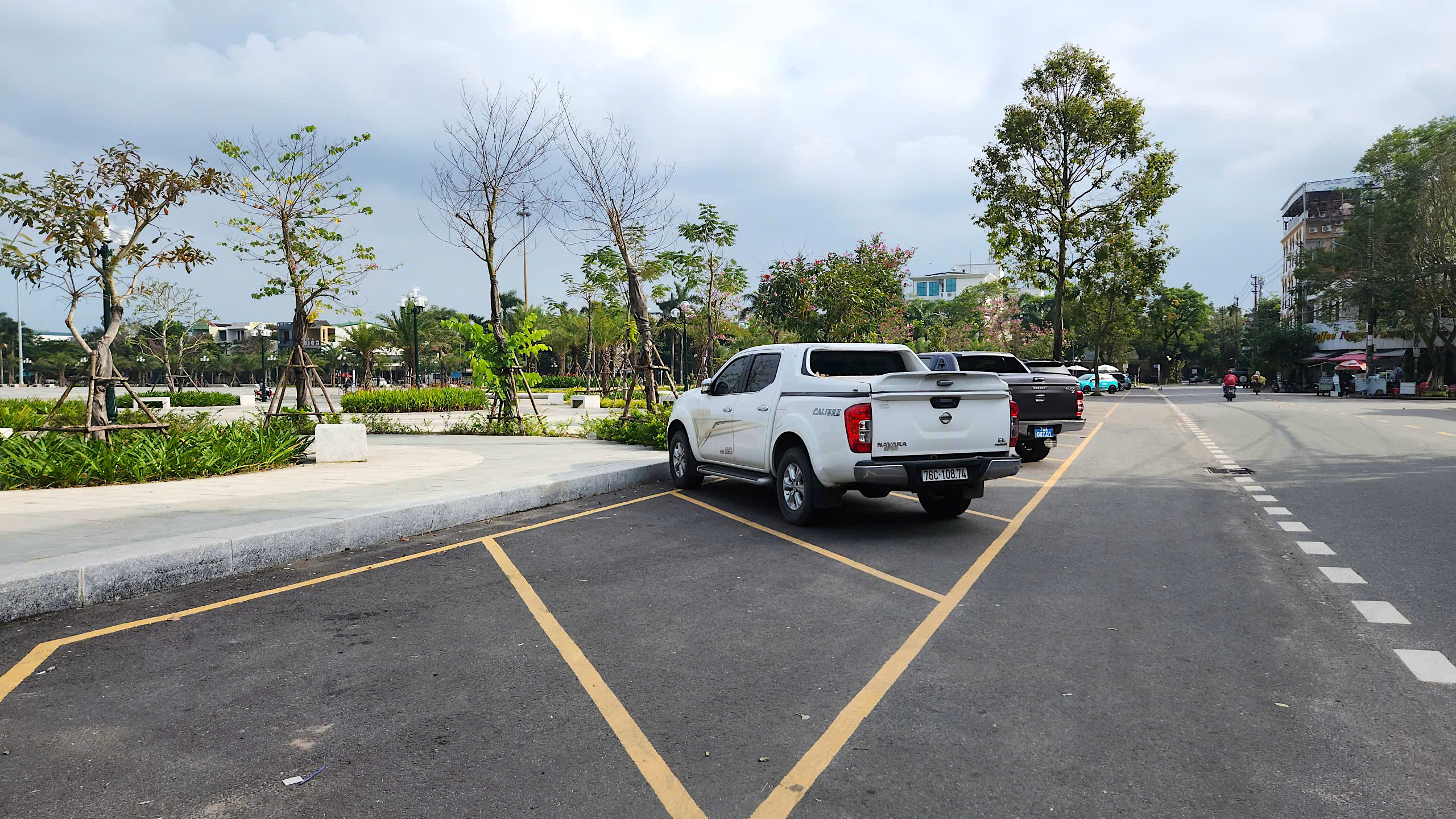 Diện mạo quảng trường lớn nhất Quảng Ng&atilde;i sau n&acirc;ng cấp- Ảnh 13.