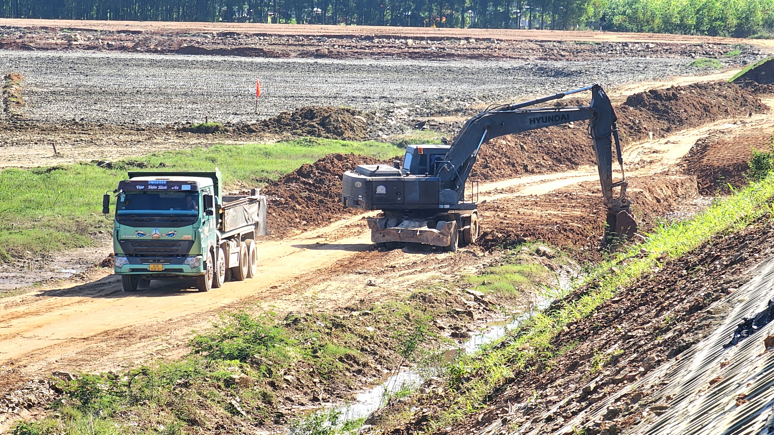 Trạm dừng nghỉ tr&ecirc;n cao tốc Quảng Ng&atilde;i - Ho&agrave;i Nhơn đang thi c&ocirc;ng ra sao?- Ảnh 13.