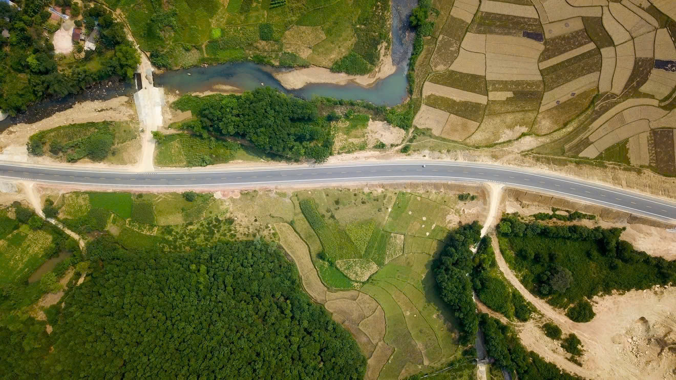 Đề xuất đầu tư phân kỳ mở rộng 4 làn xe cao tốc Hoà Lạc - Hoà Bình- Ảnh 1. Đề xuất đầu tư phân kỳ mở rộng 4 làn xe cao tốc Hoà Lạc - Hoà Bình- Ảnh 1.