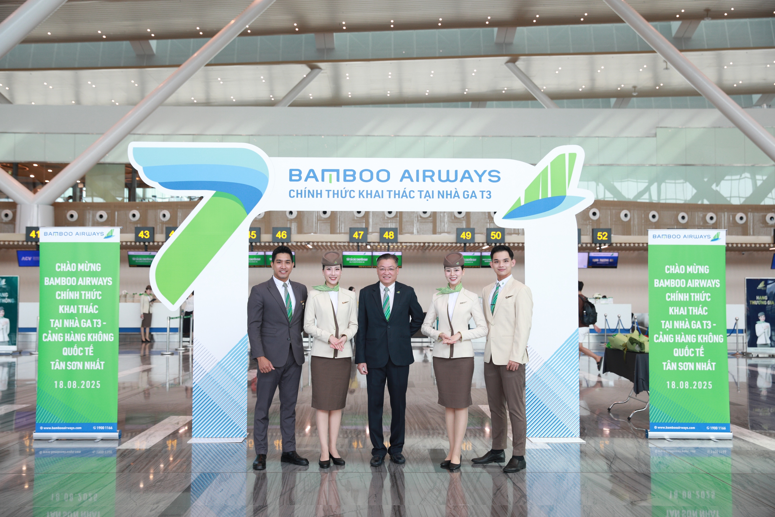 Bamboo Airways và hành trình 7 năm trao gửi nụ cười trên bầu trời- Ảnh 1. Bamboo Airways và hành trình 7 năm trao gửi nụ cười trên bầu trời- Ảnh 1.