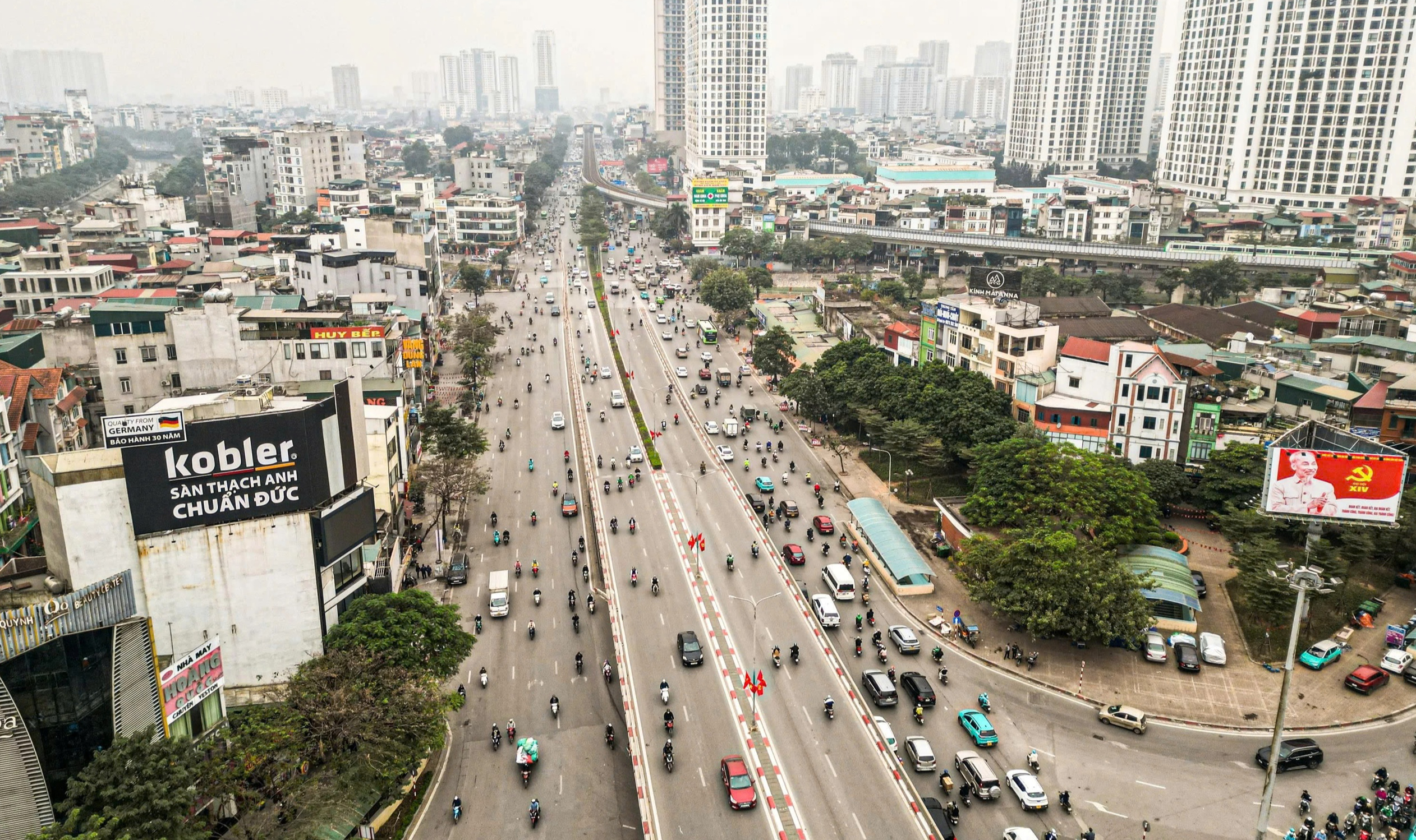 Sau lệnh cấm xe tải ban ngày, nhiều tuyến đường nội đô thông thoáng rõ rệt- Ảnh 1. Sau lệnh cấm xe tải ban ngày, nhiều tuyến đường nội đô thông thoáng rõ rệt- Ảnh 1.
