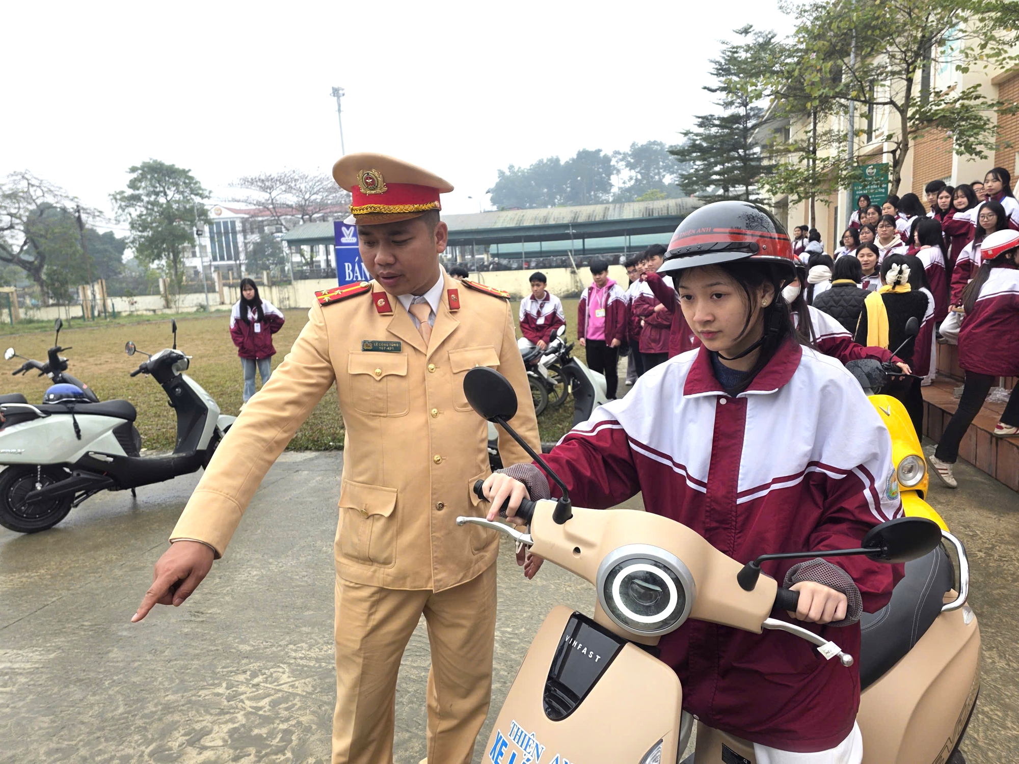 L&agrave;o Cai: Cha mẹ, thầy c&ocirc; bớt lo khi học sinh được học kỹ năng đi xe an to&agrave;n- Ảnh 11.