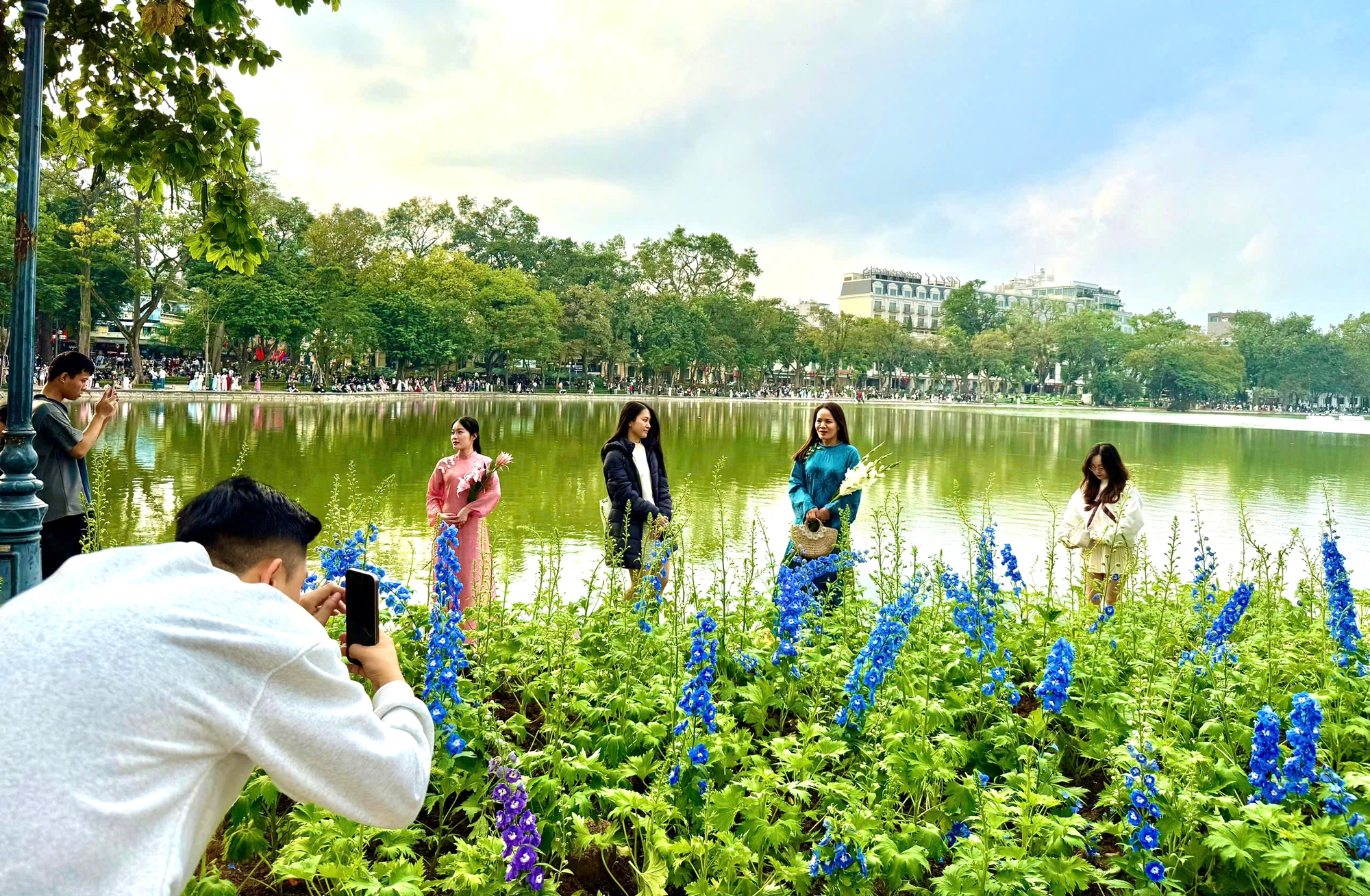 Thủ đ&ocirc; rợp b&oacute;ng cờ ch&agrave;o mừng Đại hội Đảng- Ảnh 8.