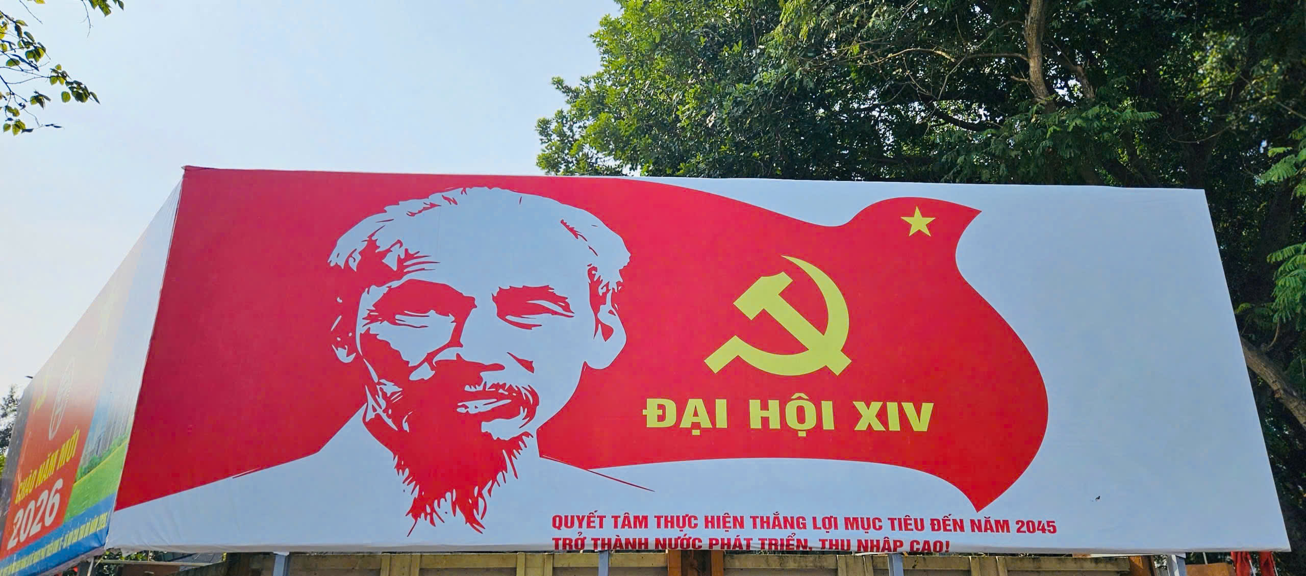 Thủ đ&ocirc; rợp b&oacute;ng cờ ch&agrave;o mừng Đại hội Đảng- Ảnh 7.