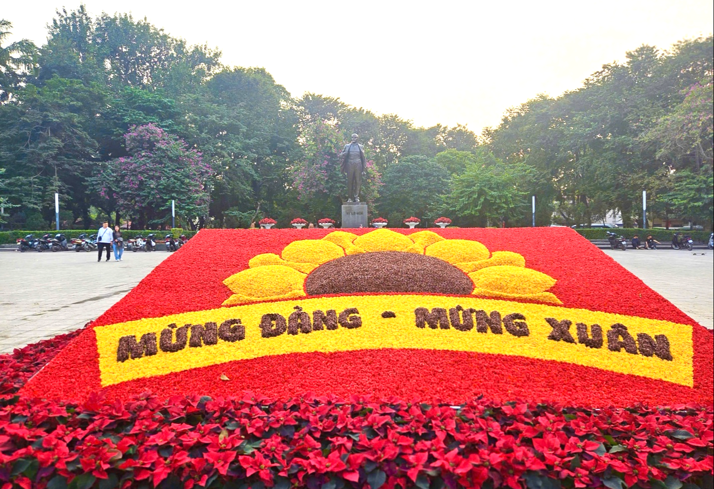 Thủ đ&ocirc; rợp b&oacute;ng cờ ch&agrave;o mừng Đại hội Đảng- Ảnh 9.