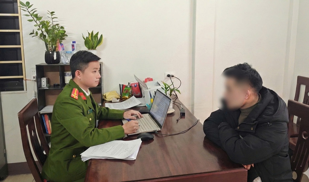Đăng th&ocirc;ng tin "cấp ph&aacute;t gạo cho học sinh" sai sự thật, nam thanh ni&ecirc;n bị xử phạt- Ảnh 1.