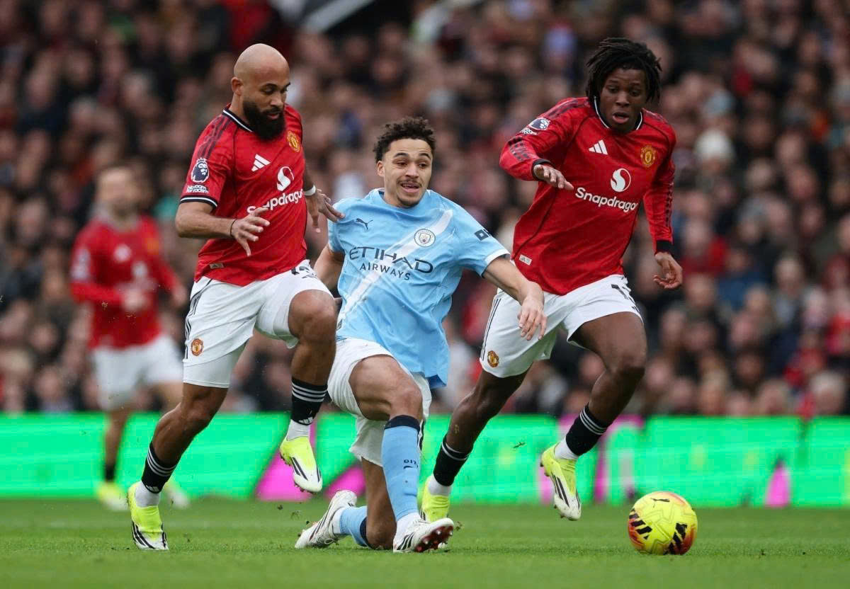 Ngoại hạng Anh: MU thắng dễ Man City trong trận ra mắt của HLV Michael Carrick- Ảnh 1.